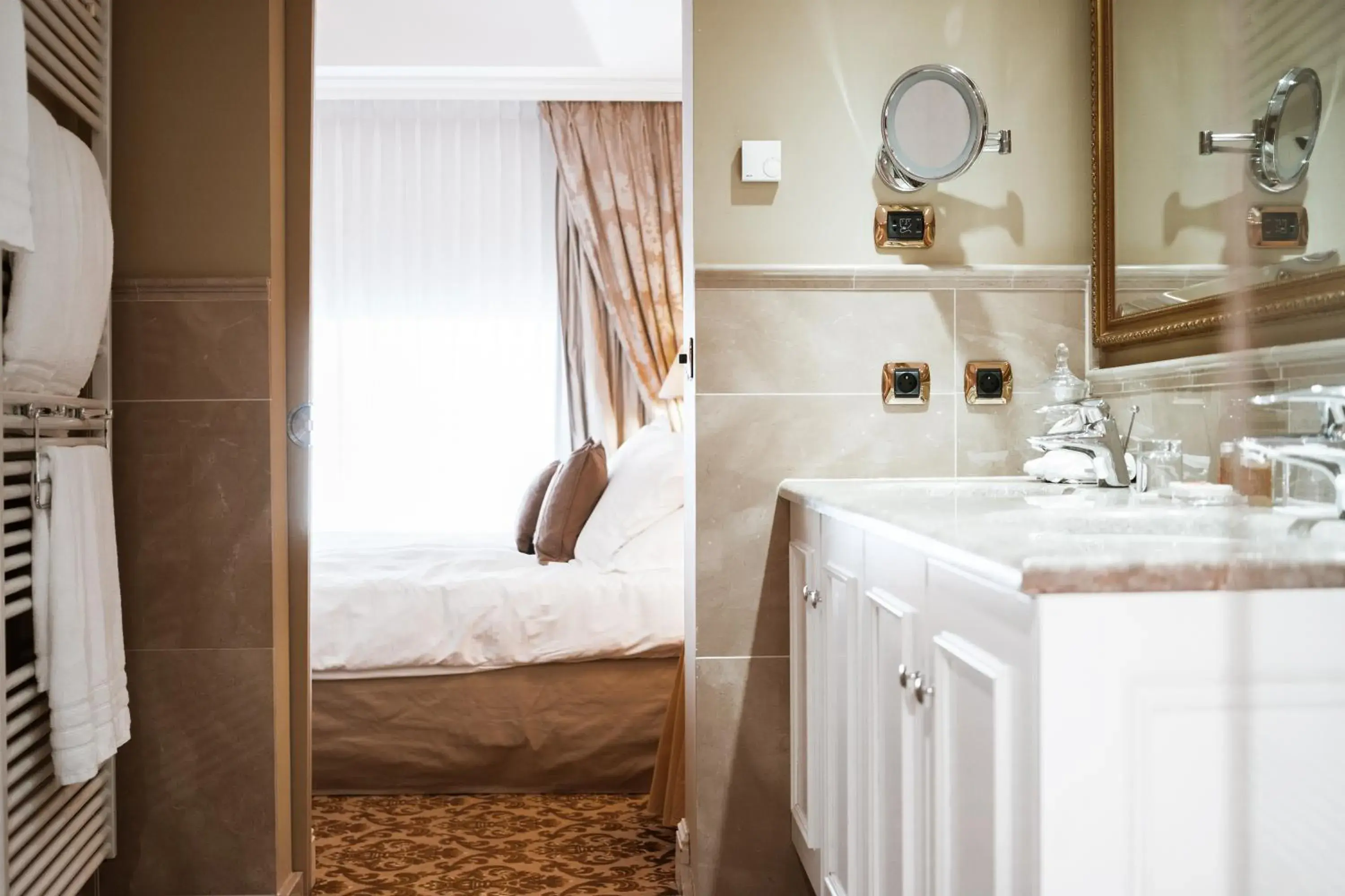 Deluxe Double Room in Relais & Châteaux Hotel Heritage Deluxe Double Room in Relais & Châteaux Hotel Heritage