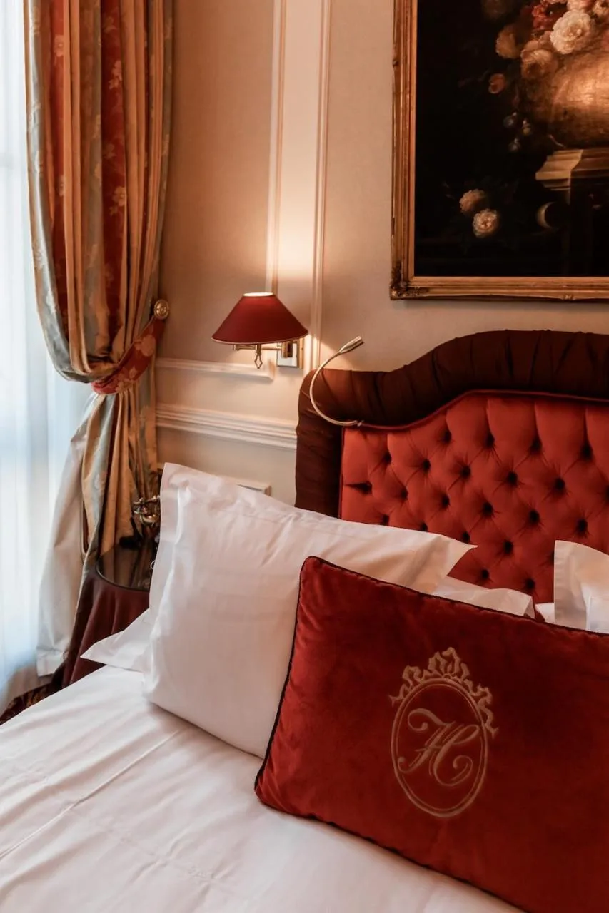 Bed in Relais & Châteaux Hotel Heritage
