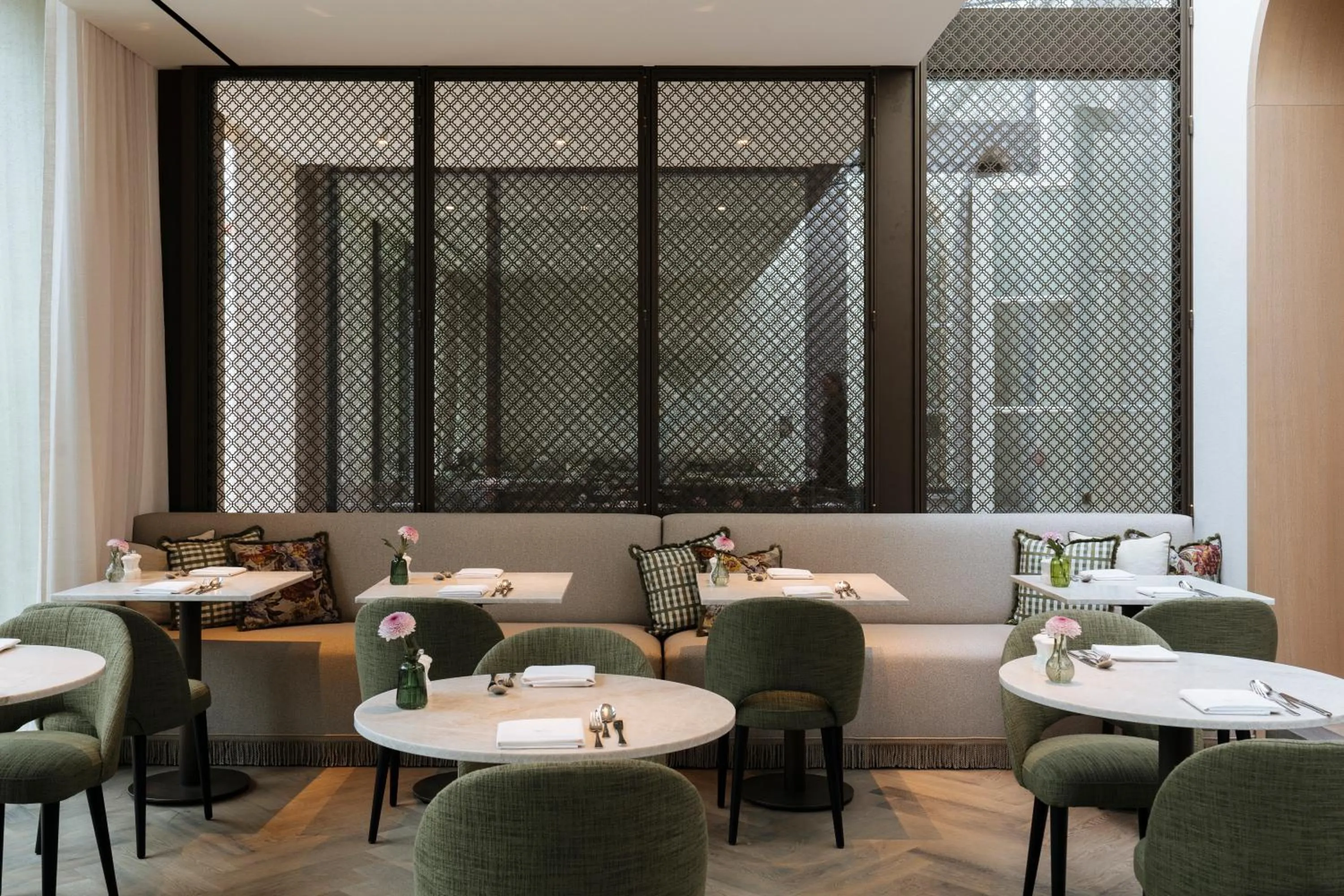 Breakfast in De Tuilerieën - Small Luxury Hotels of the World