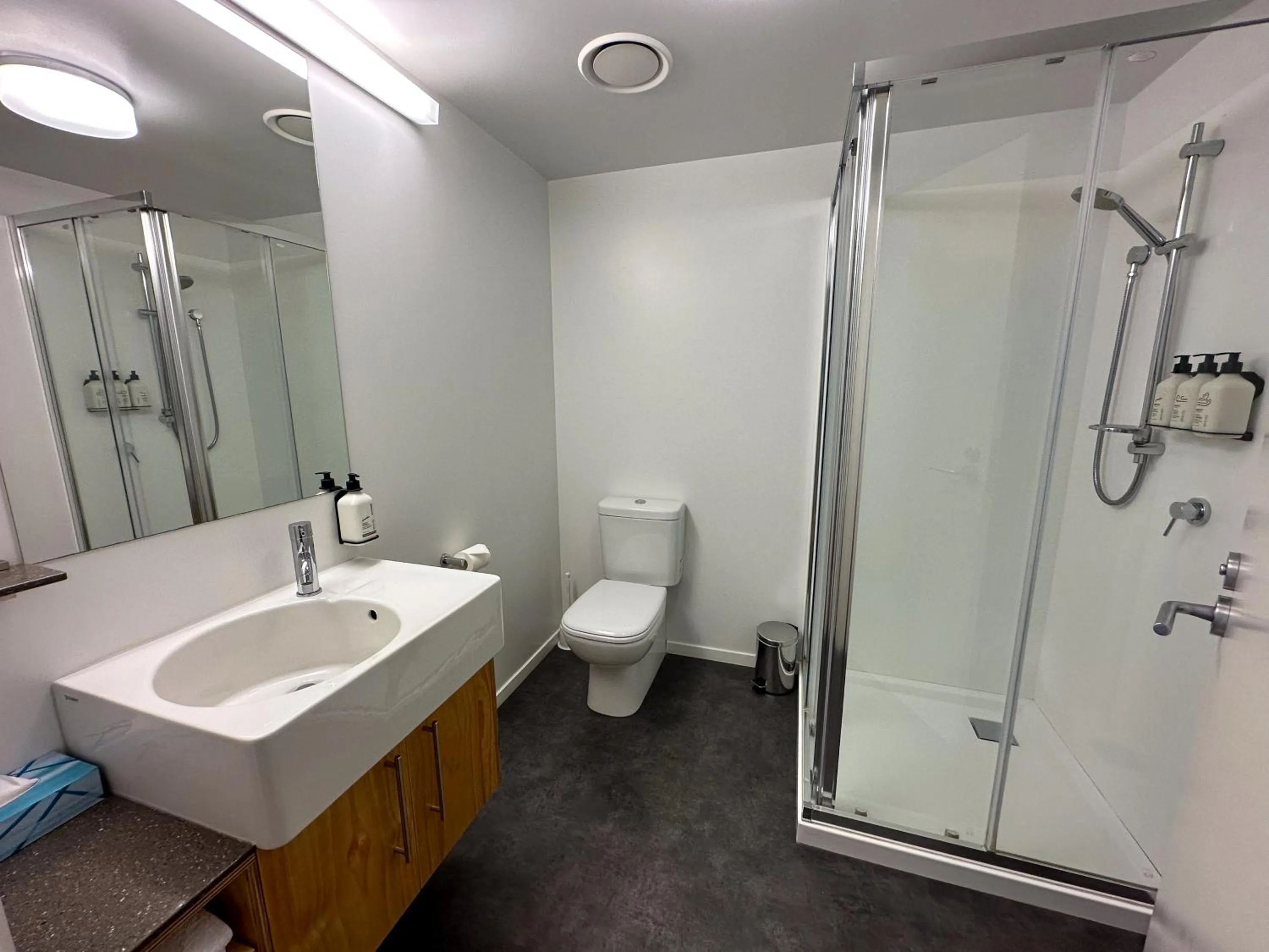 Bathroom in Kaiteriteri Recreation Reserve Apartments