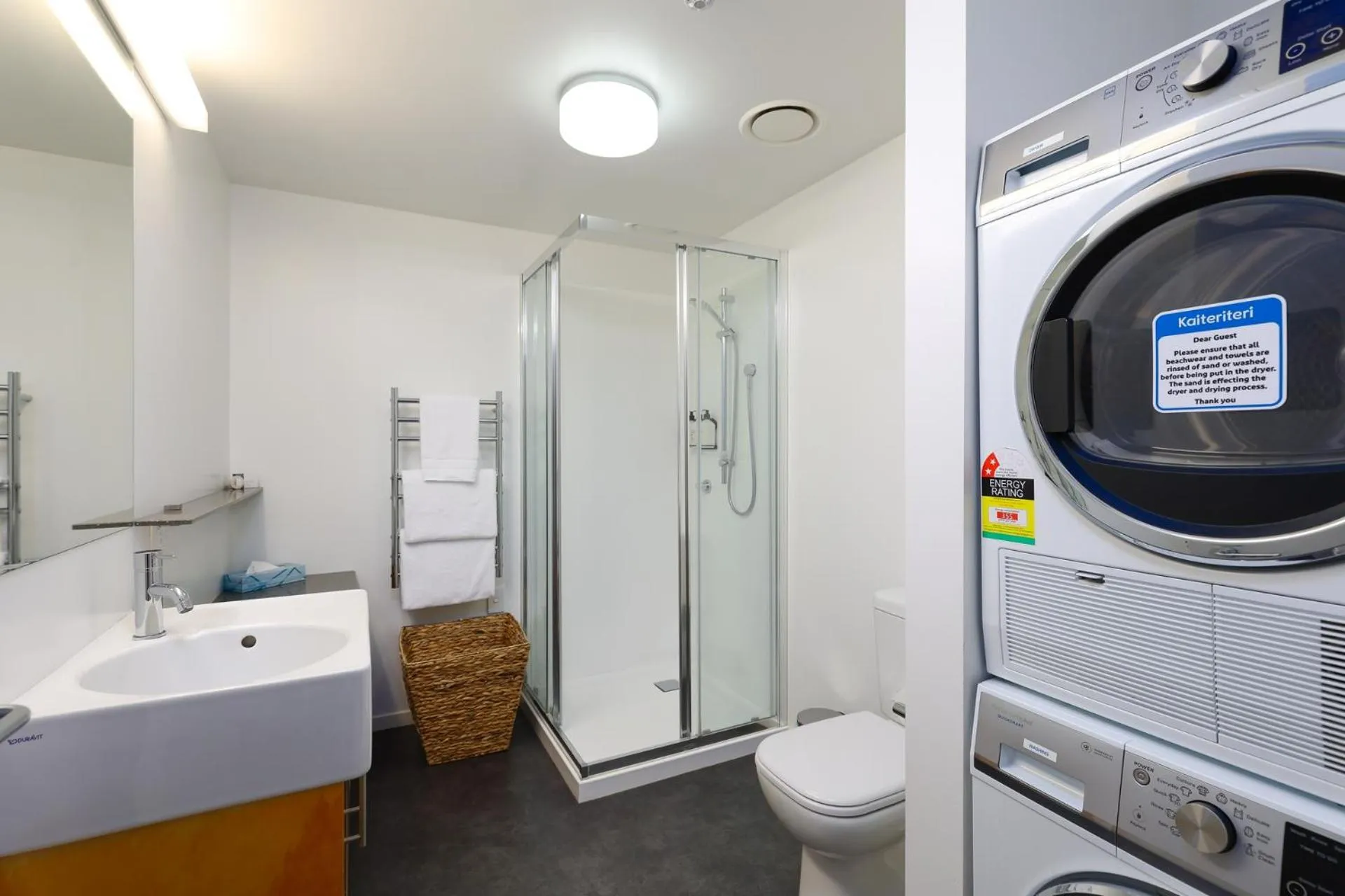 Bathroom in Kaiteriteri Recreation Reserve Apartments