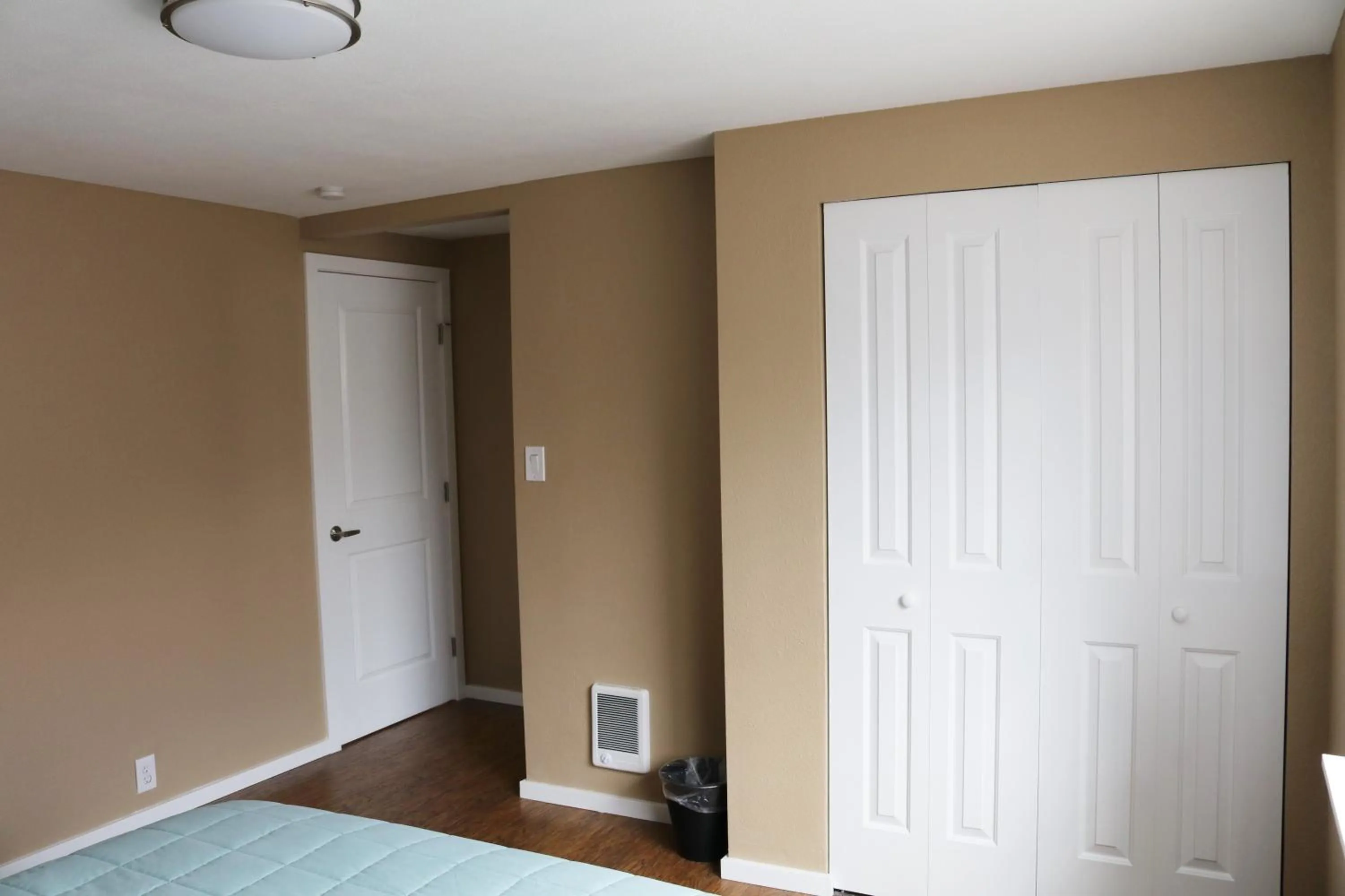 Bedroom, Bed in Quiet, clean and comfortable room