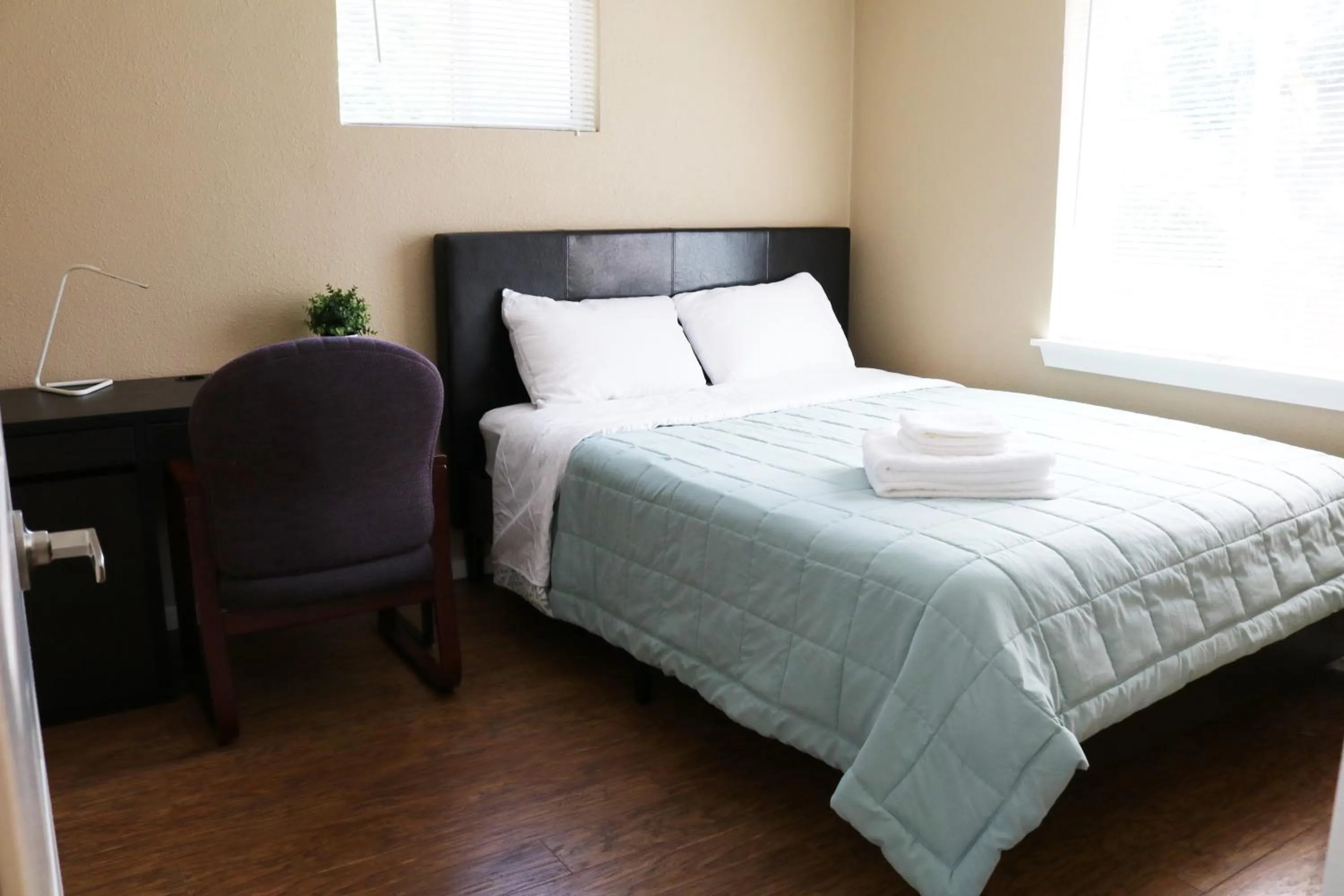 Bedroom, Bed in Quiet, clean and comfortable room