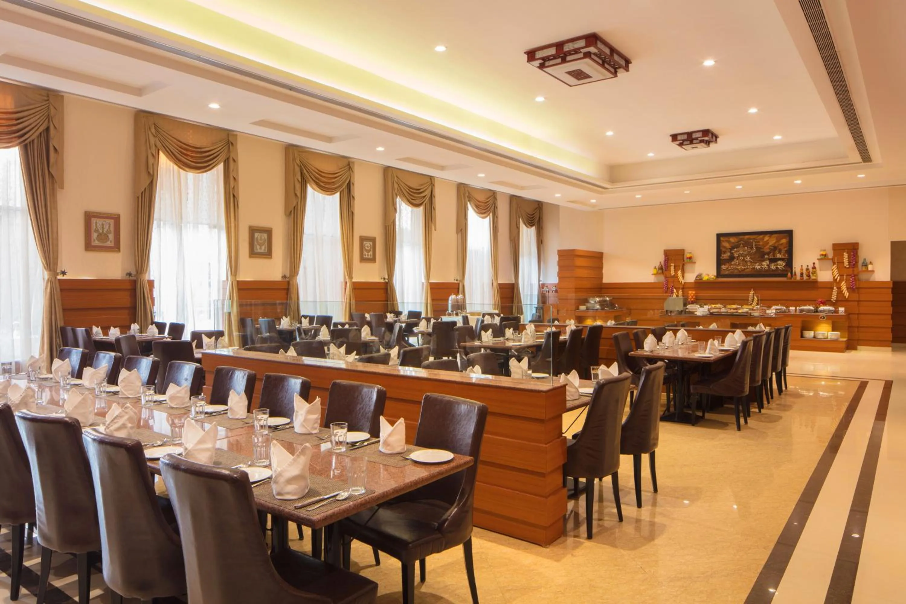 Restaurant/places to eat in Orchha Palace and Convention Centre