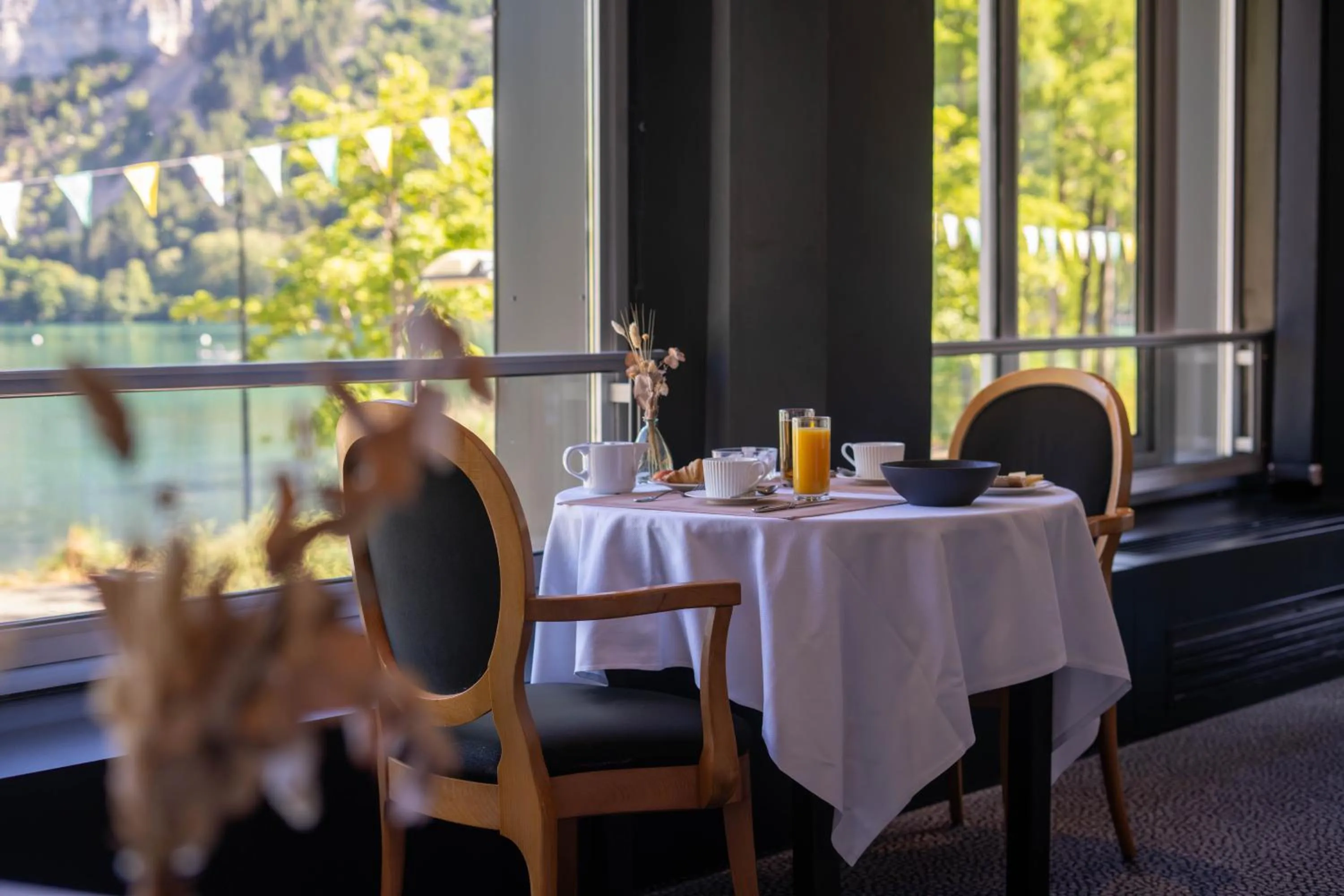 Restaurant/places to eat in Logis Hotel L'Embarcadère