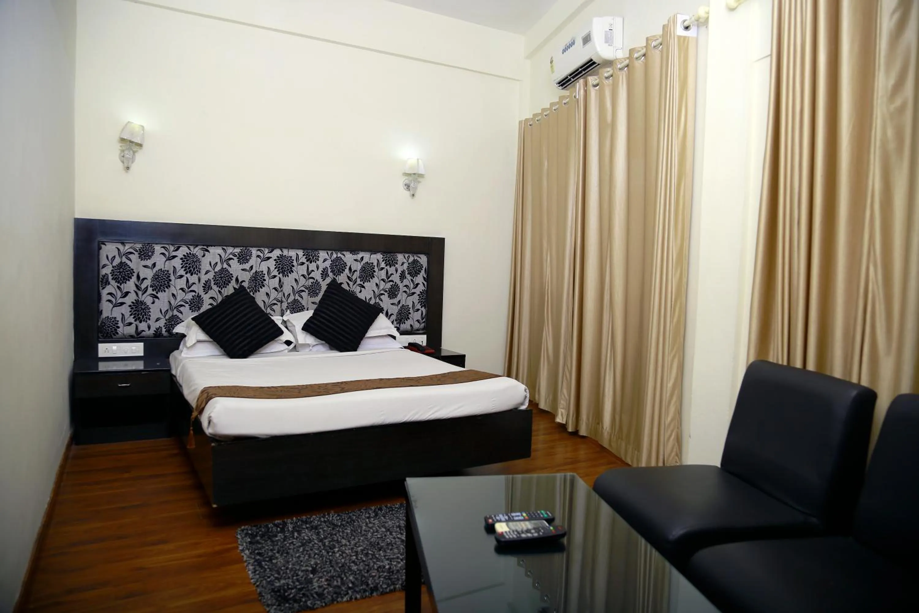 Bedroom in Green Park Residency