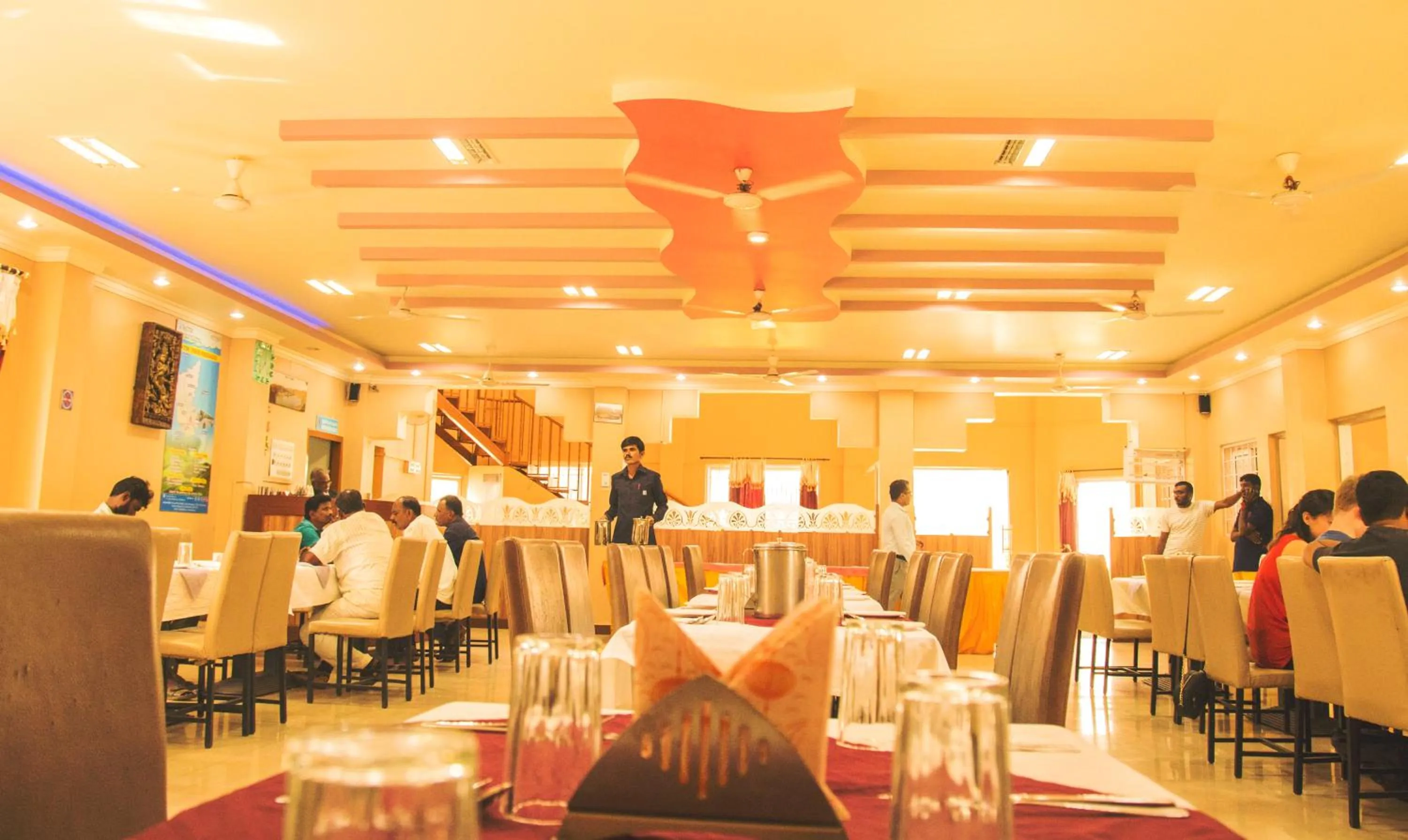 Restaurant/places to eat in KSTDC Hotel Mayura Chalukya, Badami