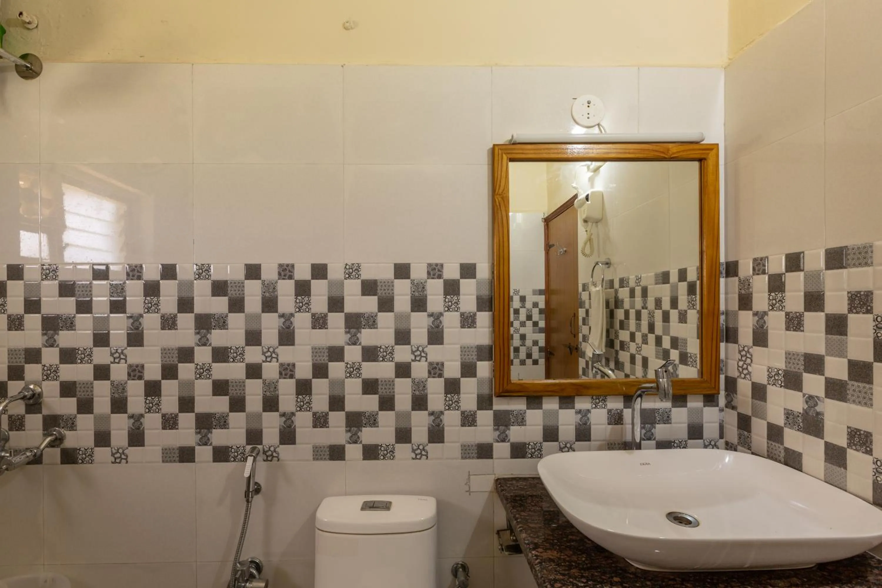 Shower in KSTDC Hotel Mayura Chalukya, Badami