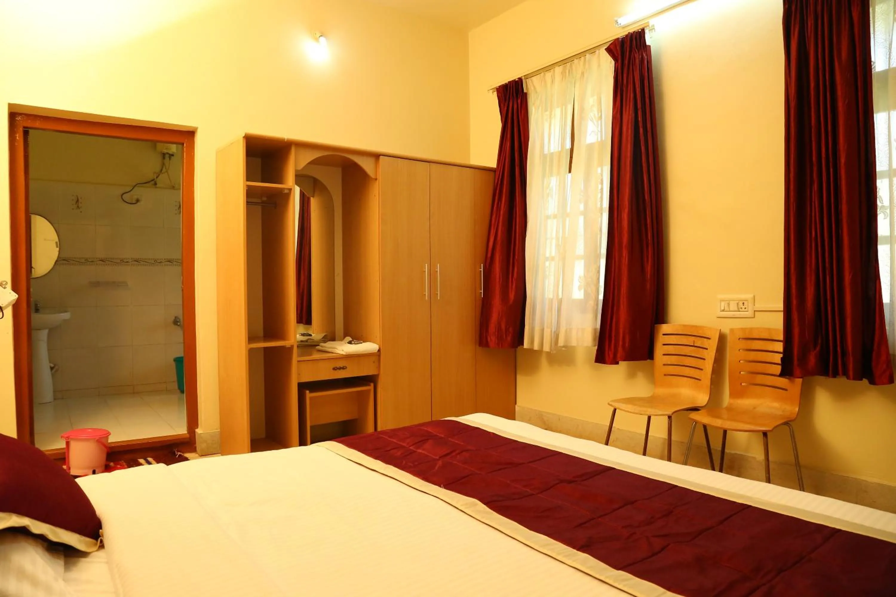 TV and multimedia, Bed in KSTDC Hotel Mayura Chalukya, Badami