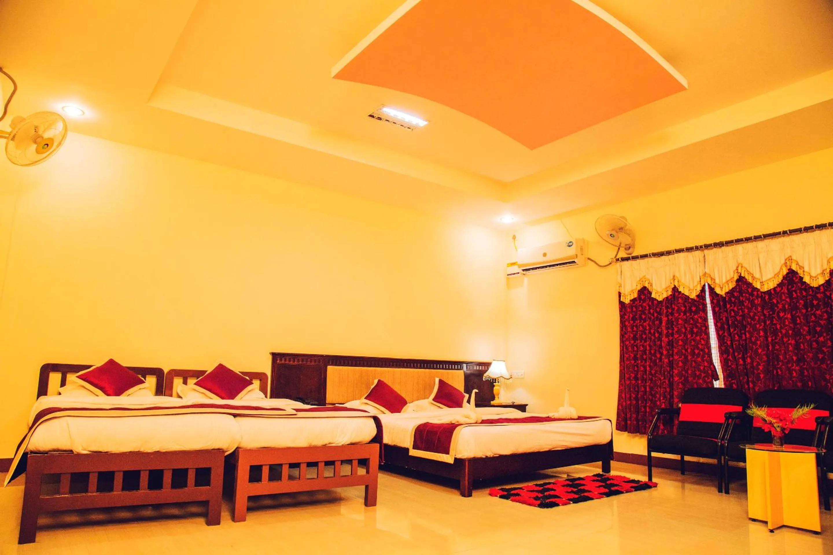 Bedroom, Bed in KSTDC Hotel Mayura Chalukya, Badami