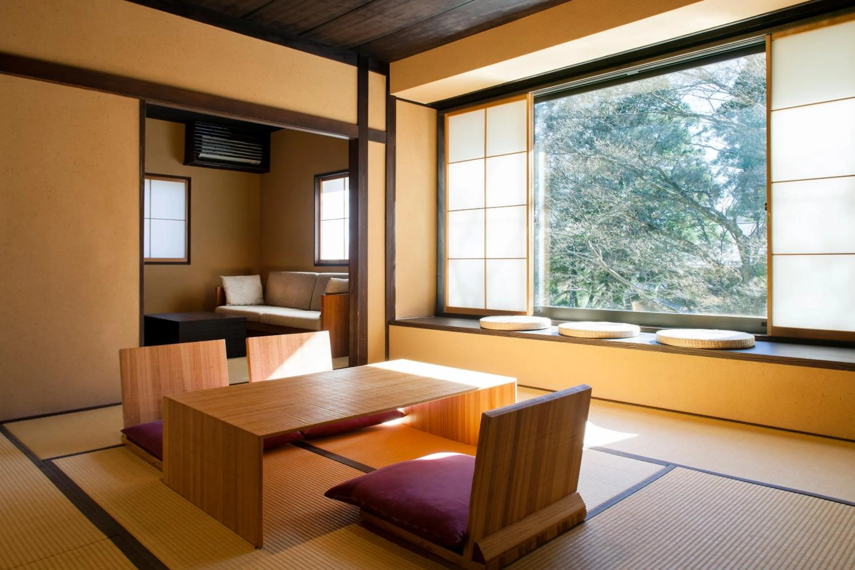 Photo of the whole room in Matsuzakaya Honten