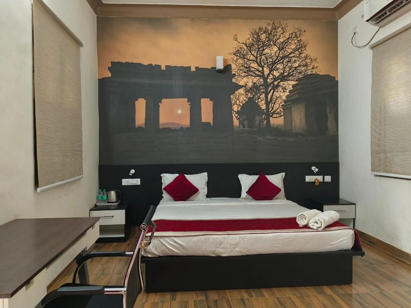 Bed in KSTDC Hotel Mayura Vijayanagara Hampi