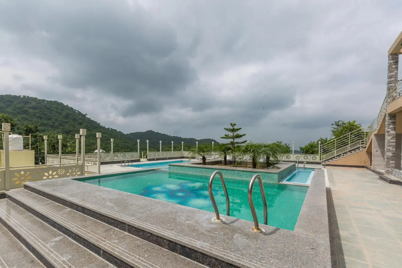 Swimming pool in The G Mount Valley Resort, Kumbhalgarh