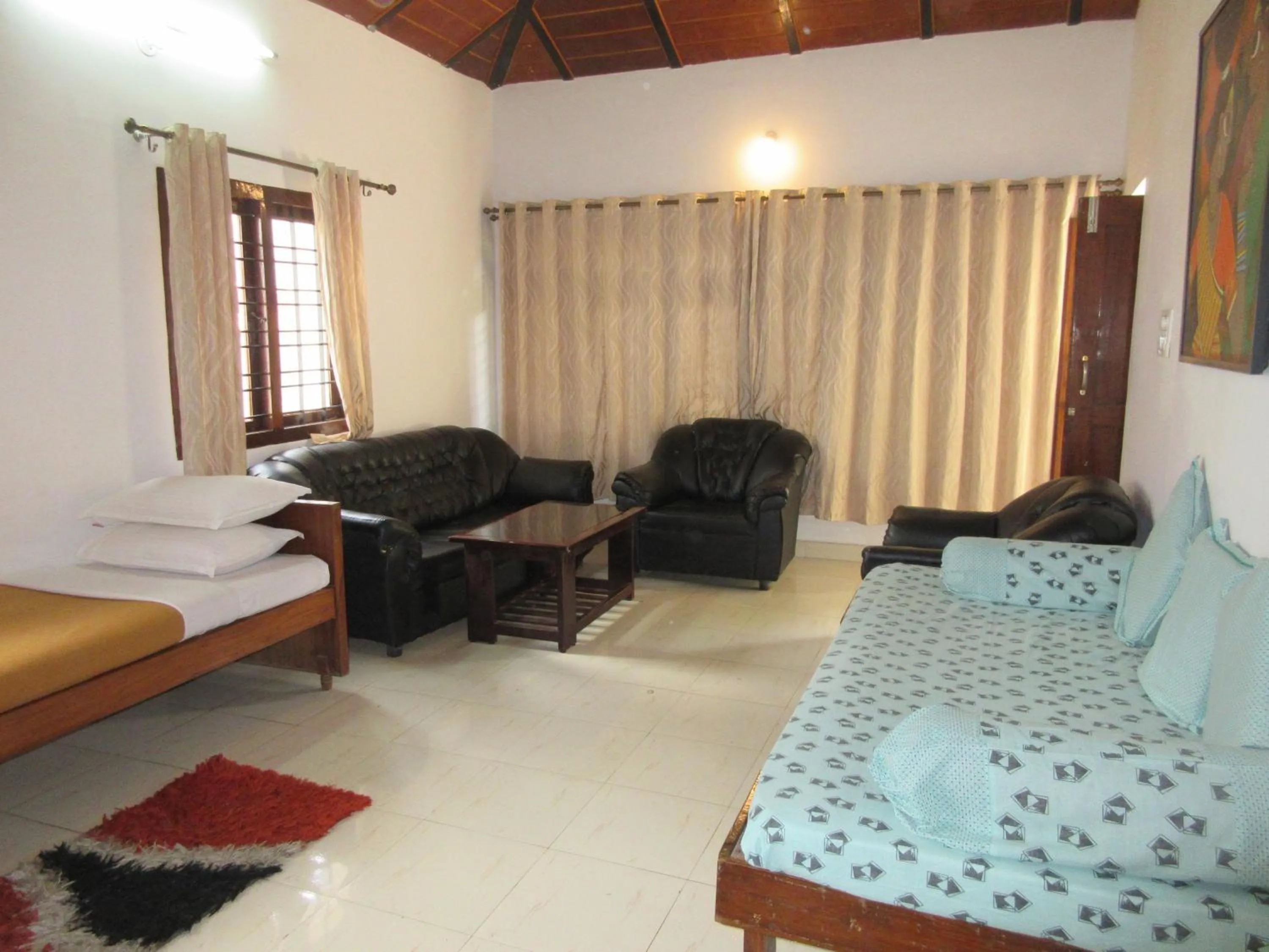 Bed in KSTDC Hotel Mayura Velapuri Belur