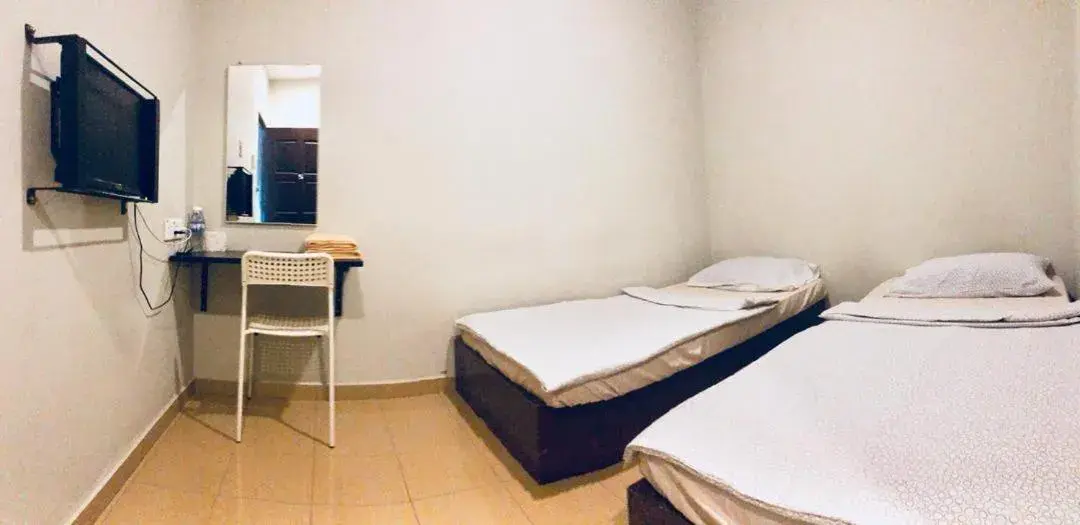 Twin Room with Private Bathroom in Lunas Bliss Twin Room with Private Bathroom in Lunas Bliss