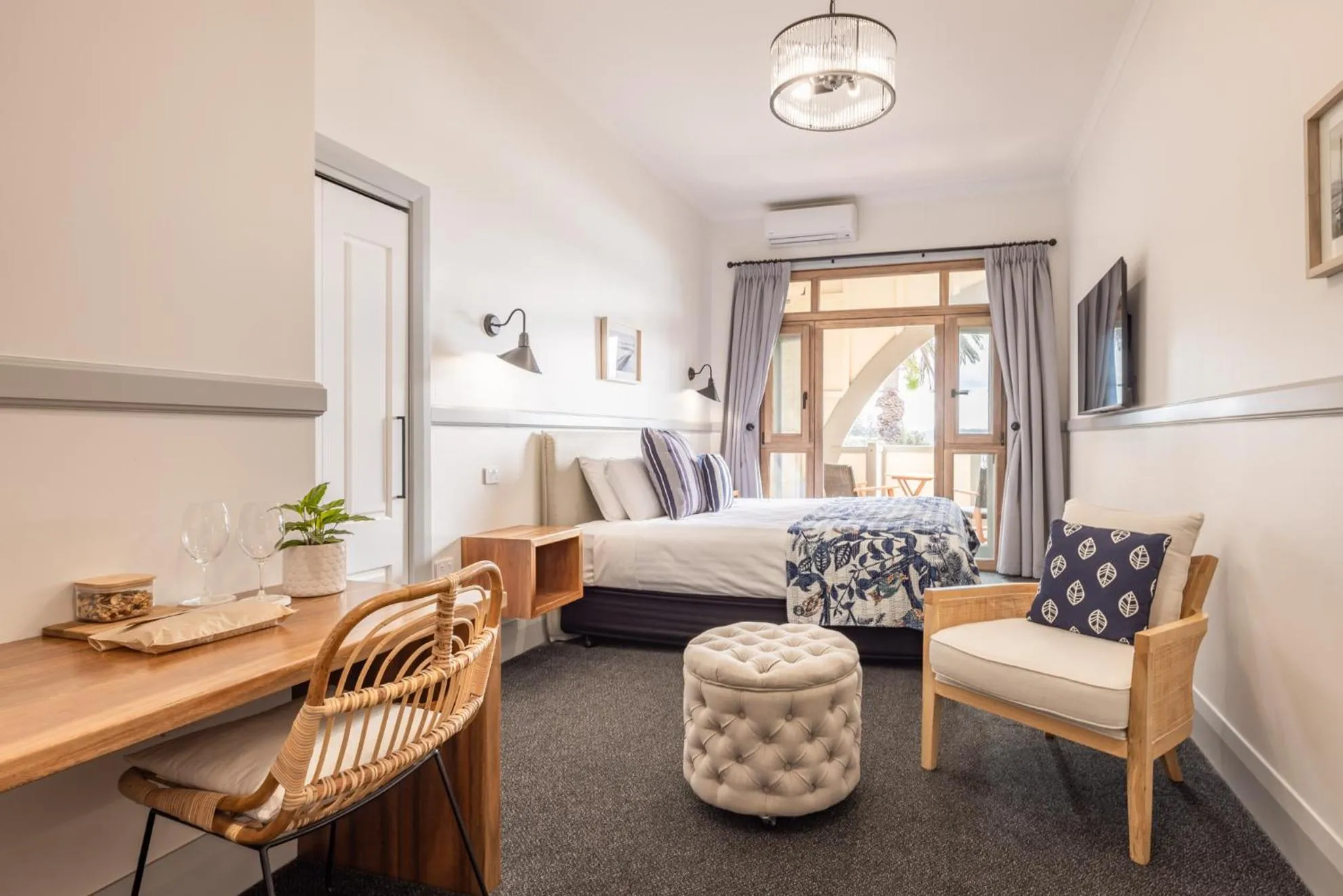 Bed in Bermagui Beach Hotel