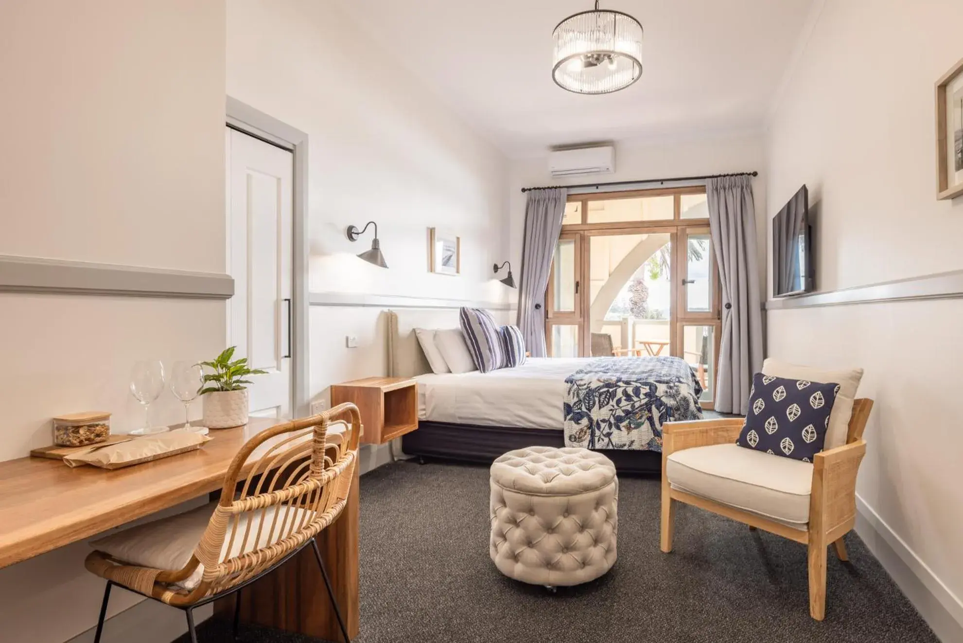 Ocean View King (Hotel) in Bermagui Beach Hotel Ocean View King (Hotel) in Bermagui Beach Hotel