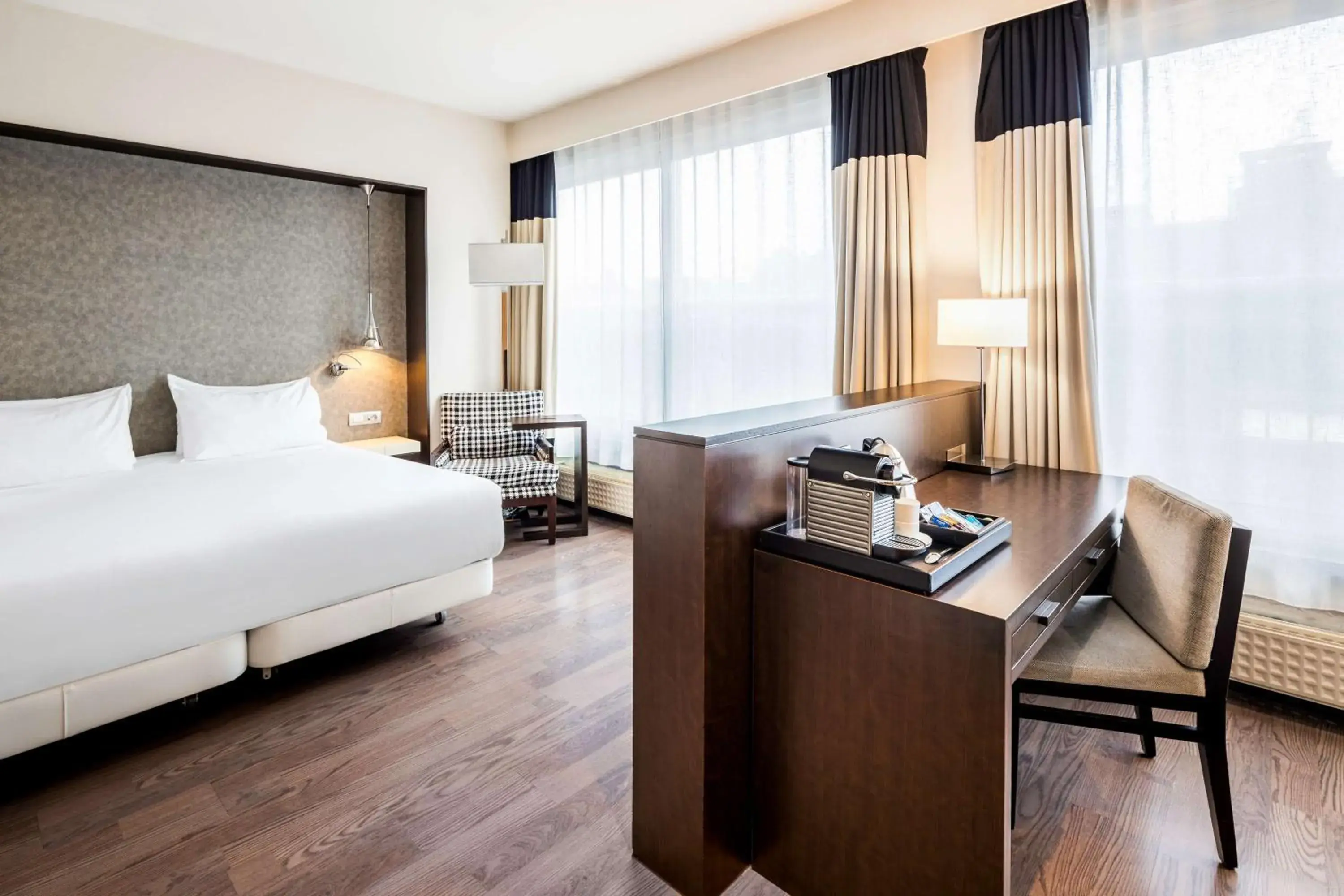 Superior Double or Twin Room in NH Brussels Stéphanie Superior Double or Twin Room in NH Brussels Stéphanie