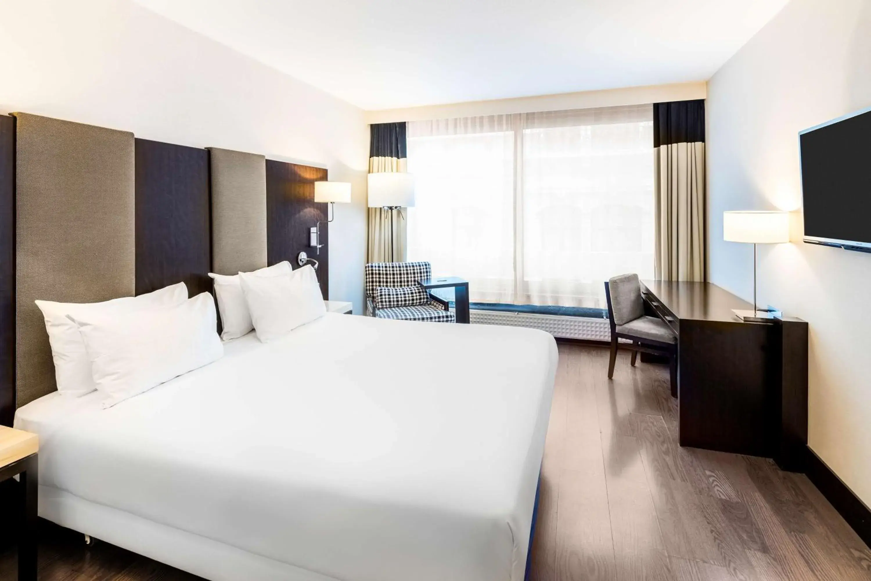 Standard Double or Twin Room in NH Brussels Stéphanie Standard Double or Twin Room in NH Brussels Stéphanie