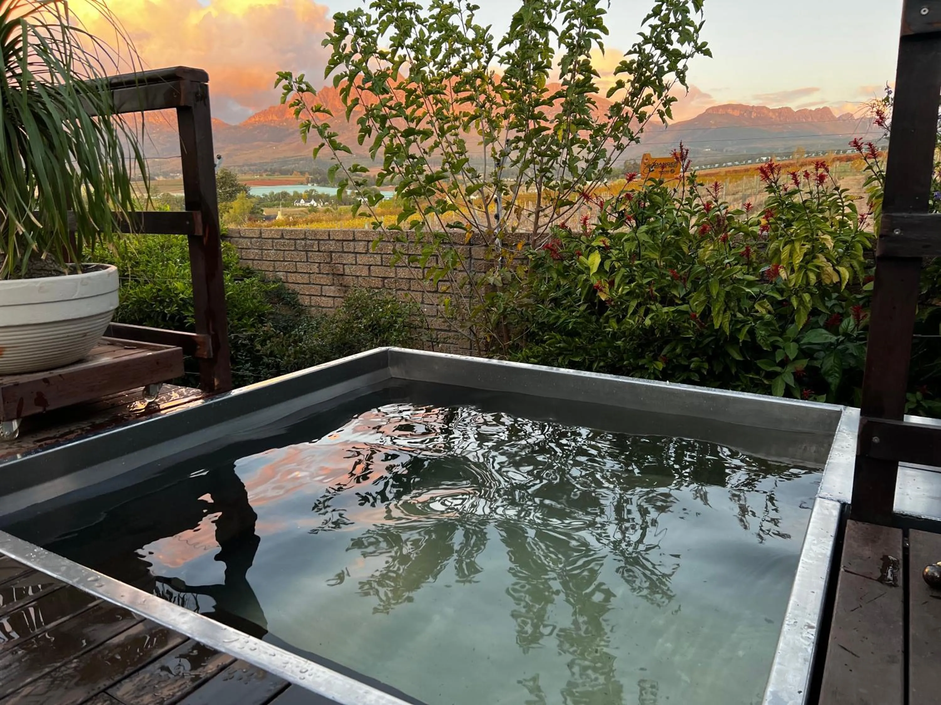 Hot Tub in Wellington Country House