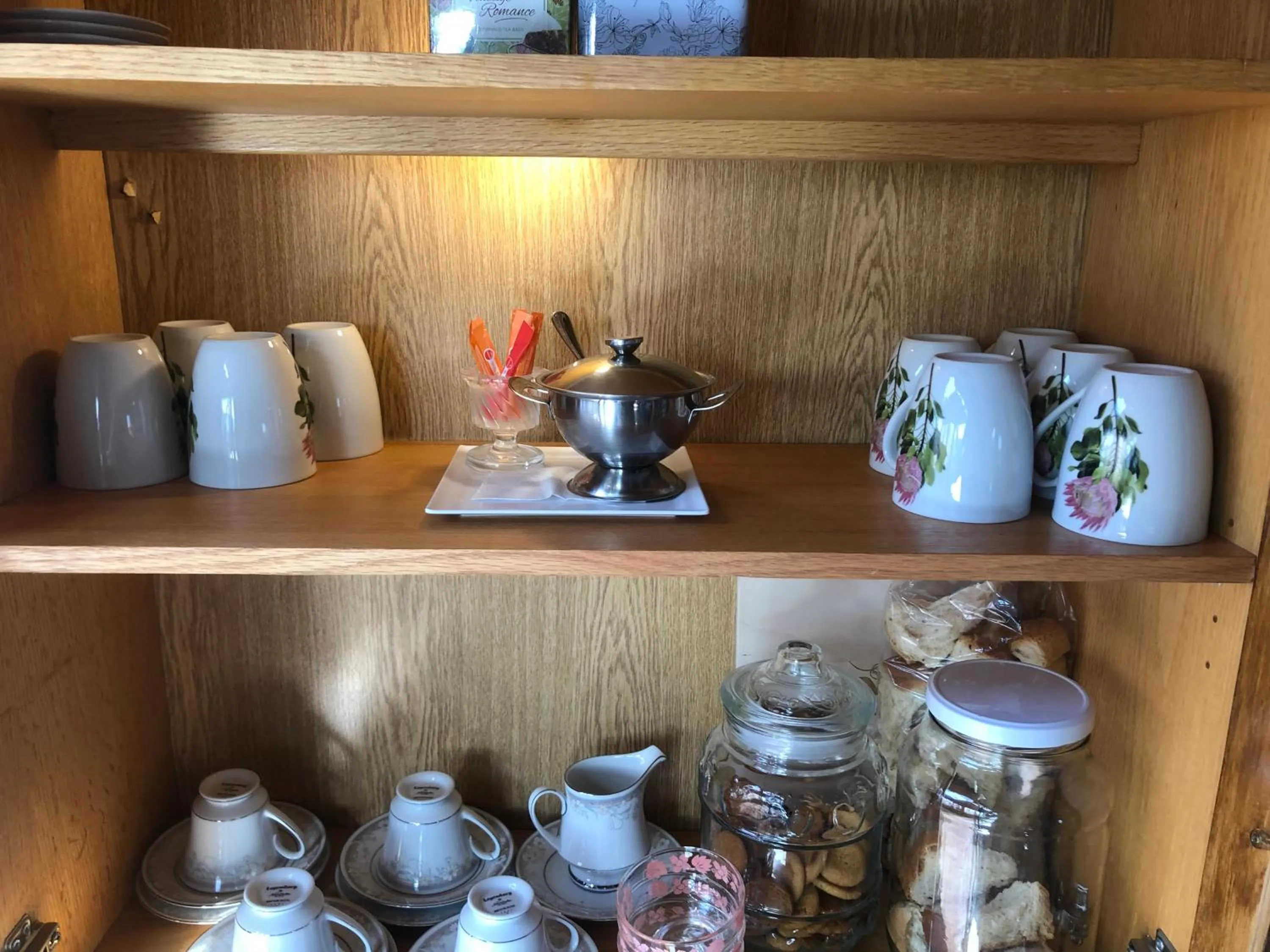 Coffee/tea facilities in Wellington Country House