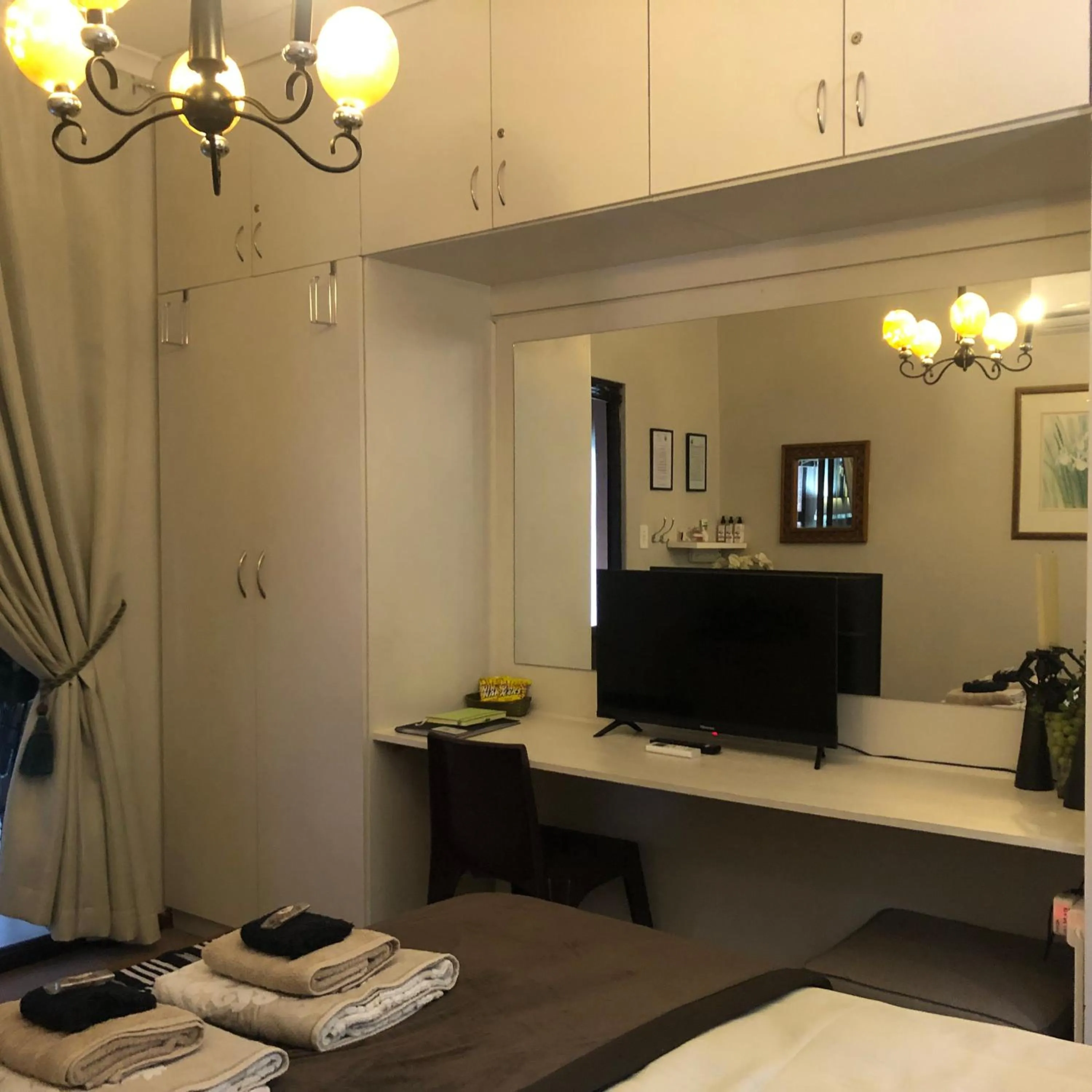 Bedroom, Bed in Wellington Country House