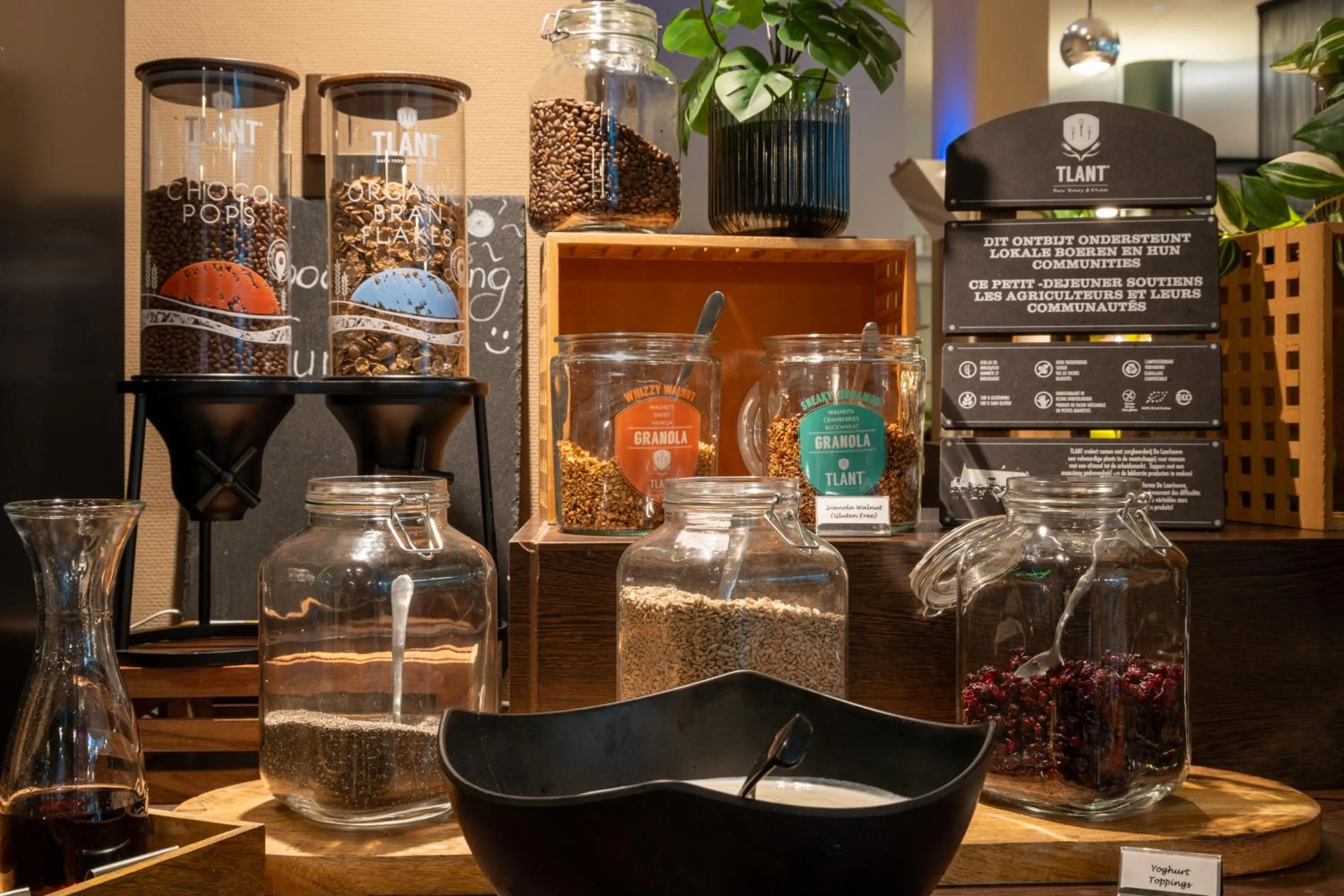 Food and drinks in Hotel Docklands Antwerpen