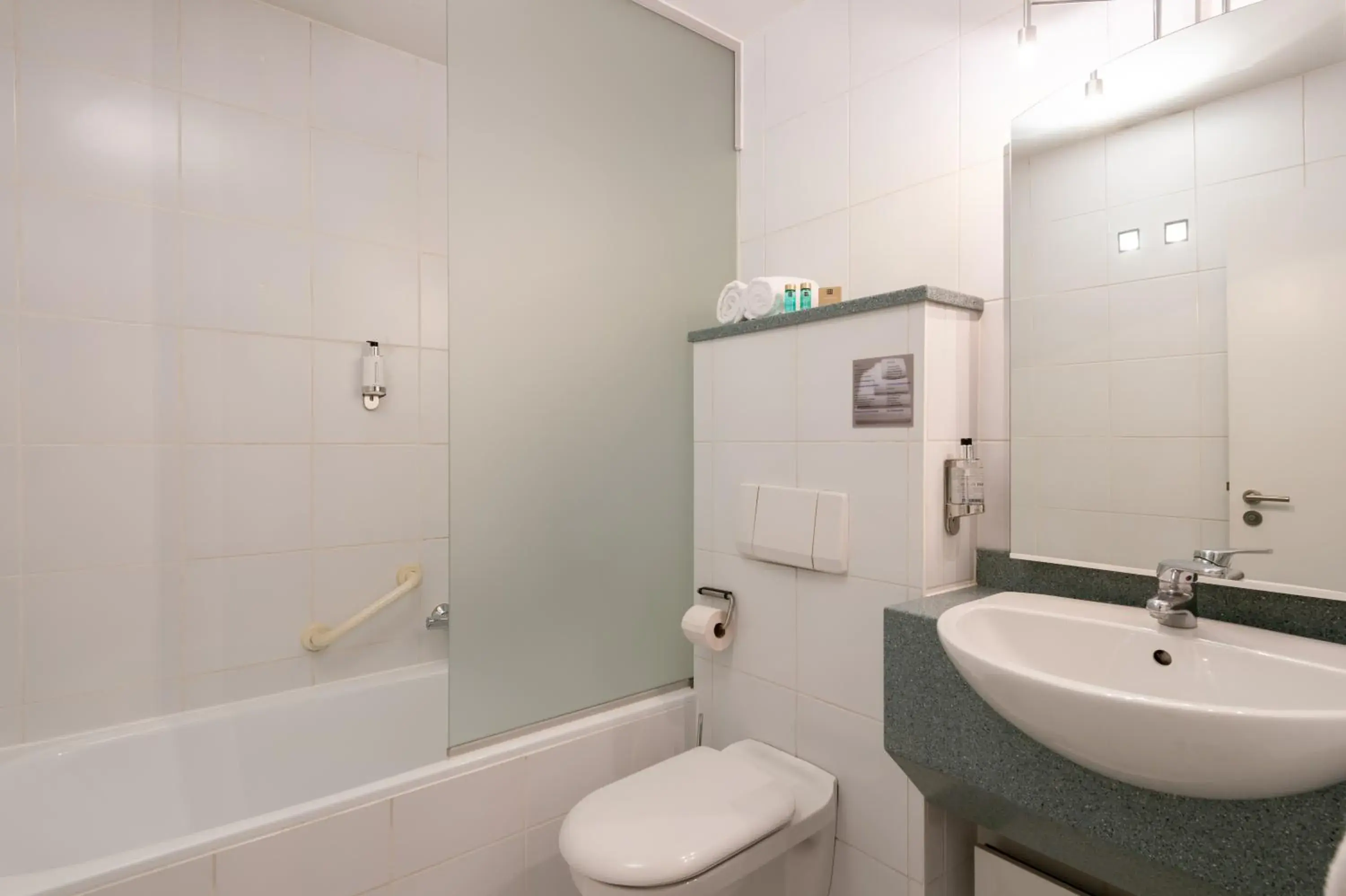 City Room Twin in Hotel Docklands Antwerpen City Room Twin in Hotel Docklands Antwerpen