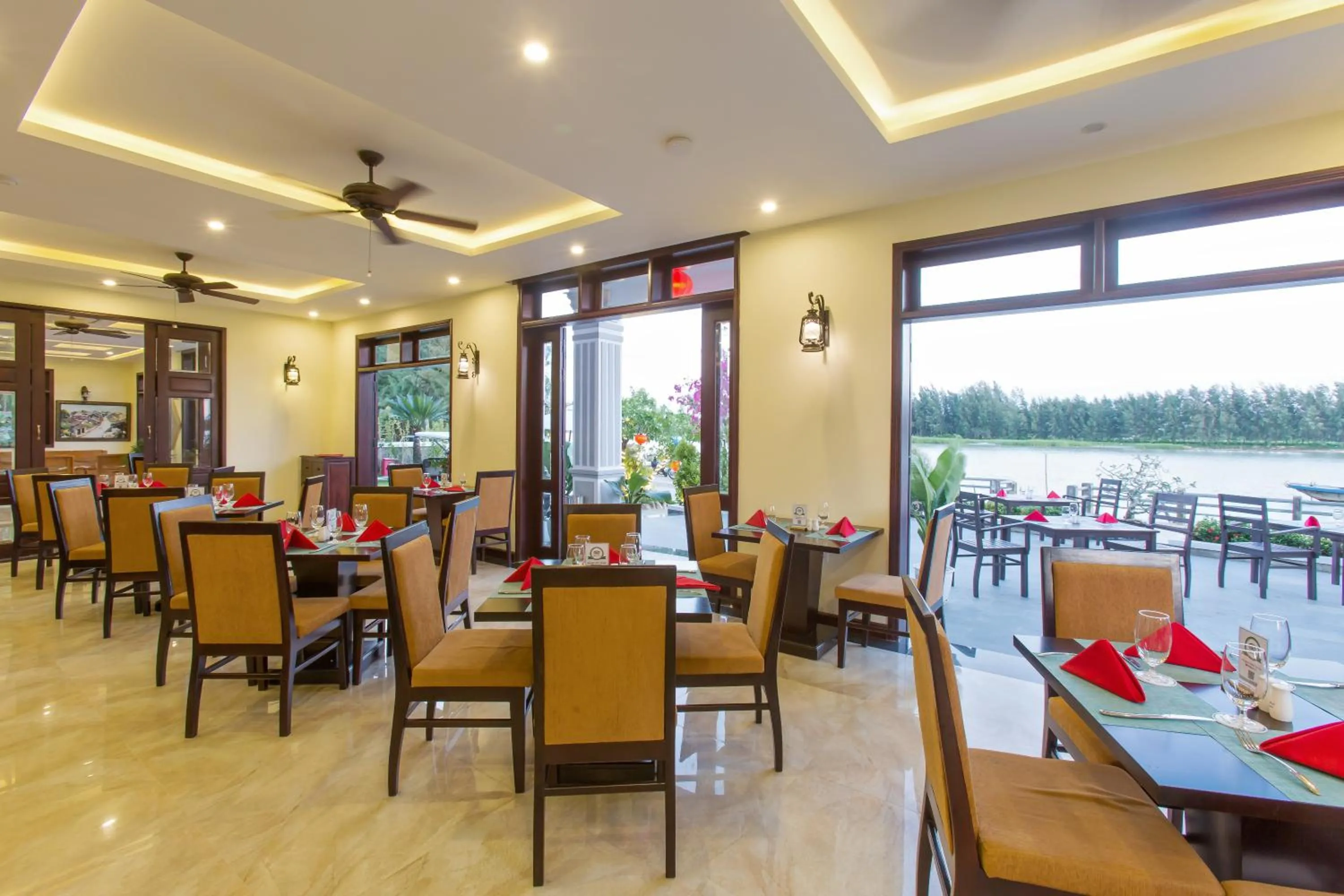 Restaurant/Places to Eat in Pearl River Hoi An Hotel & Spa