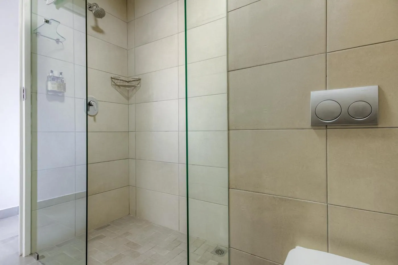 Shower in The Ridge Guesthouse