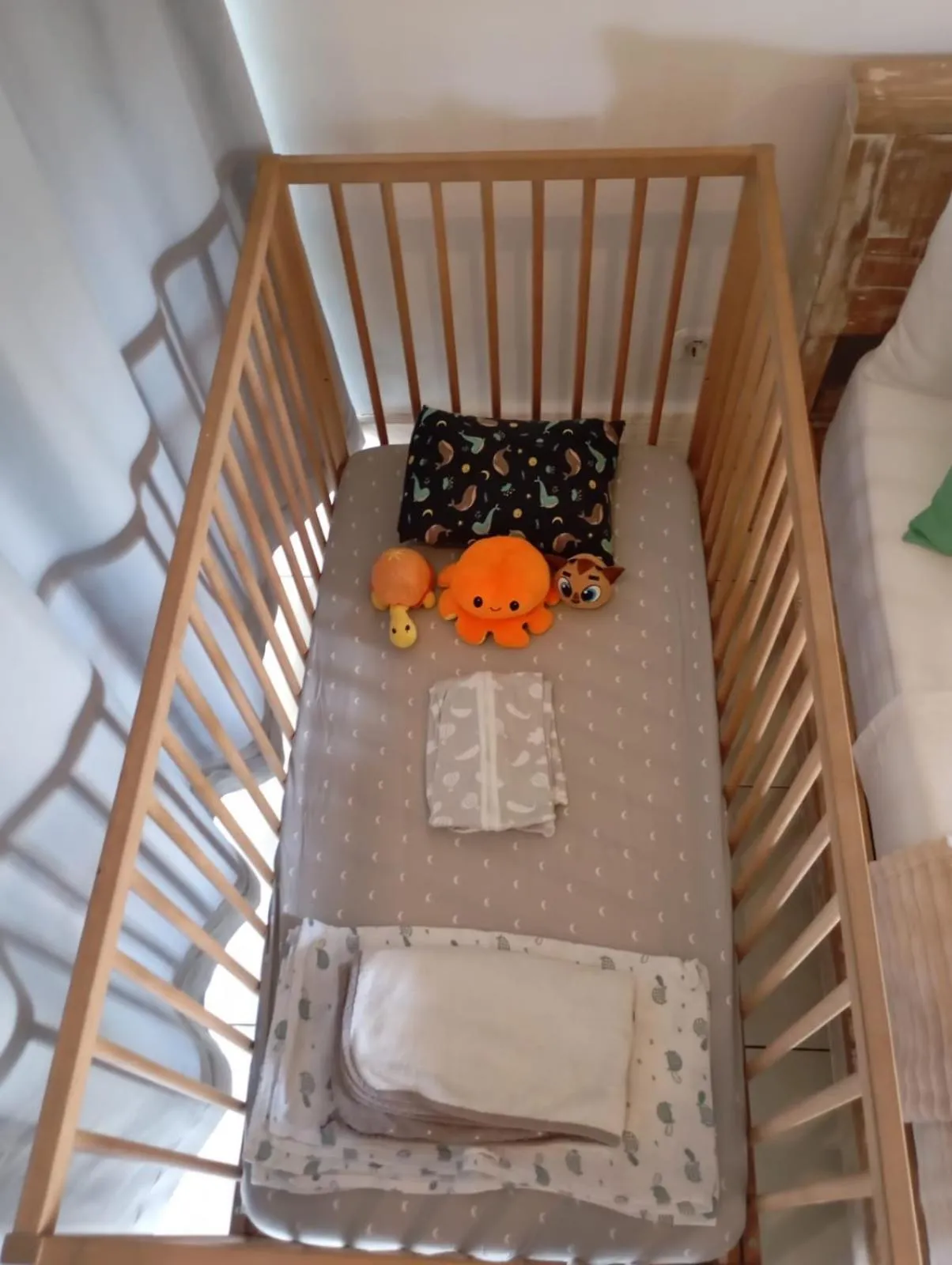 cot, Bed in Gili Matiki