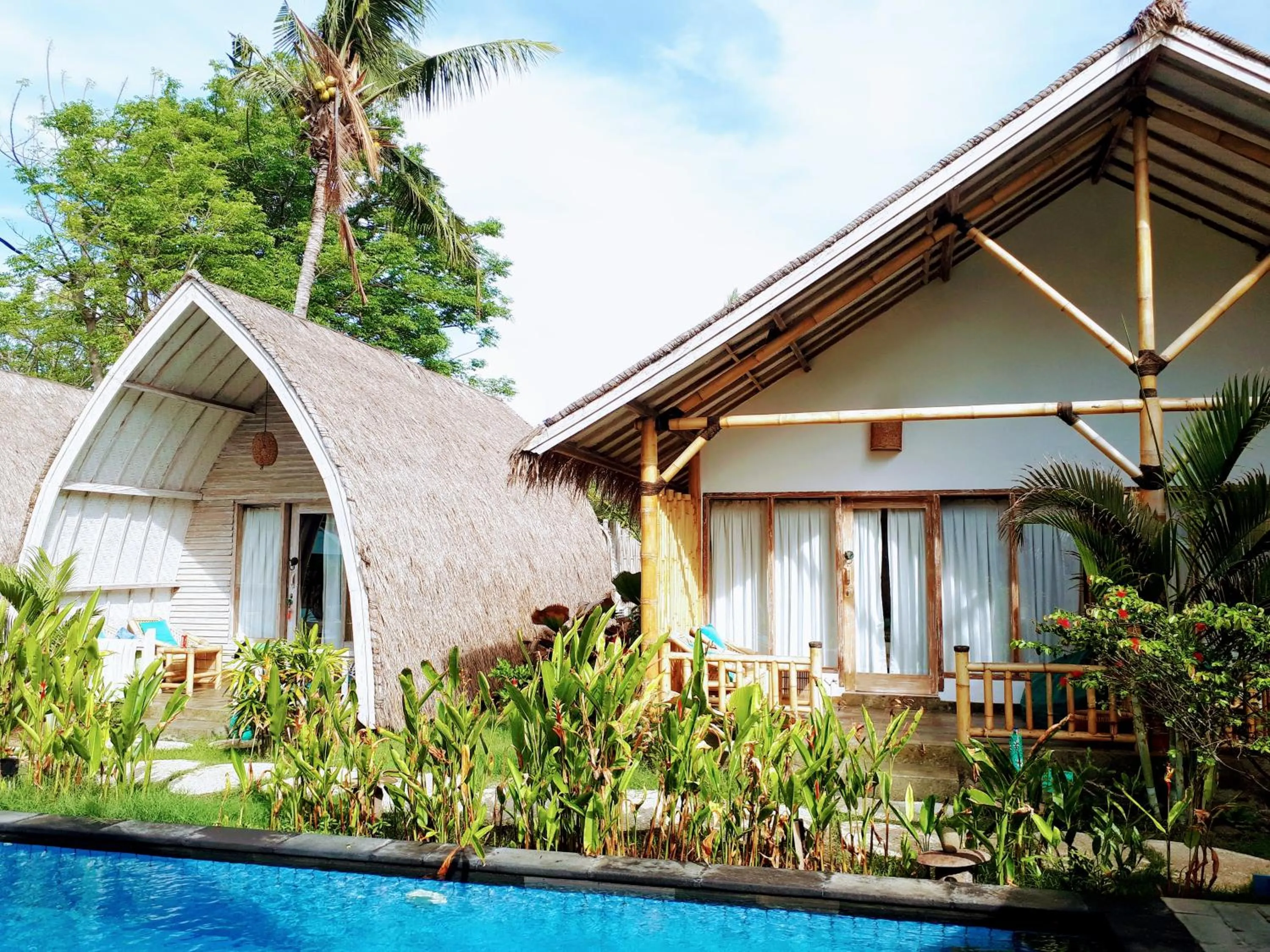 Pool view in Gili Matiki