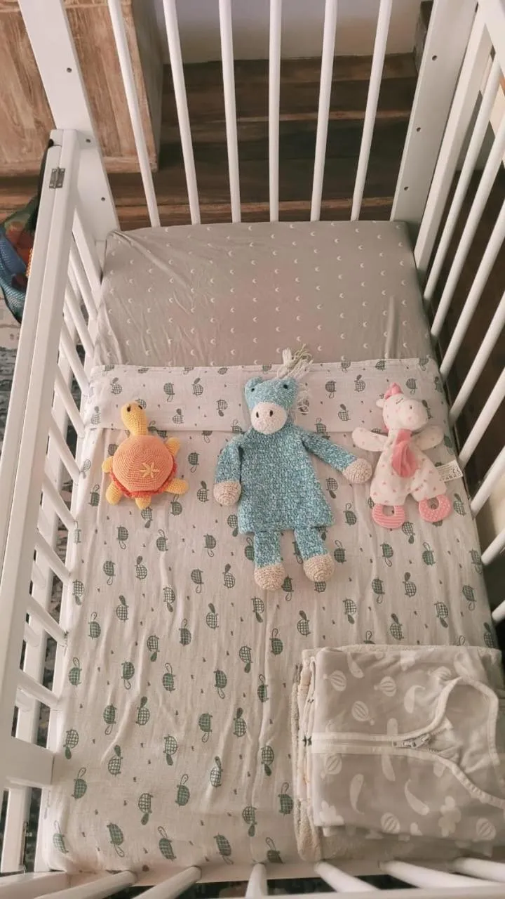 cot, Bed in Gili Matiki