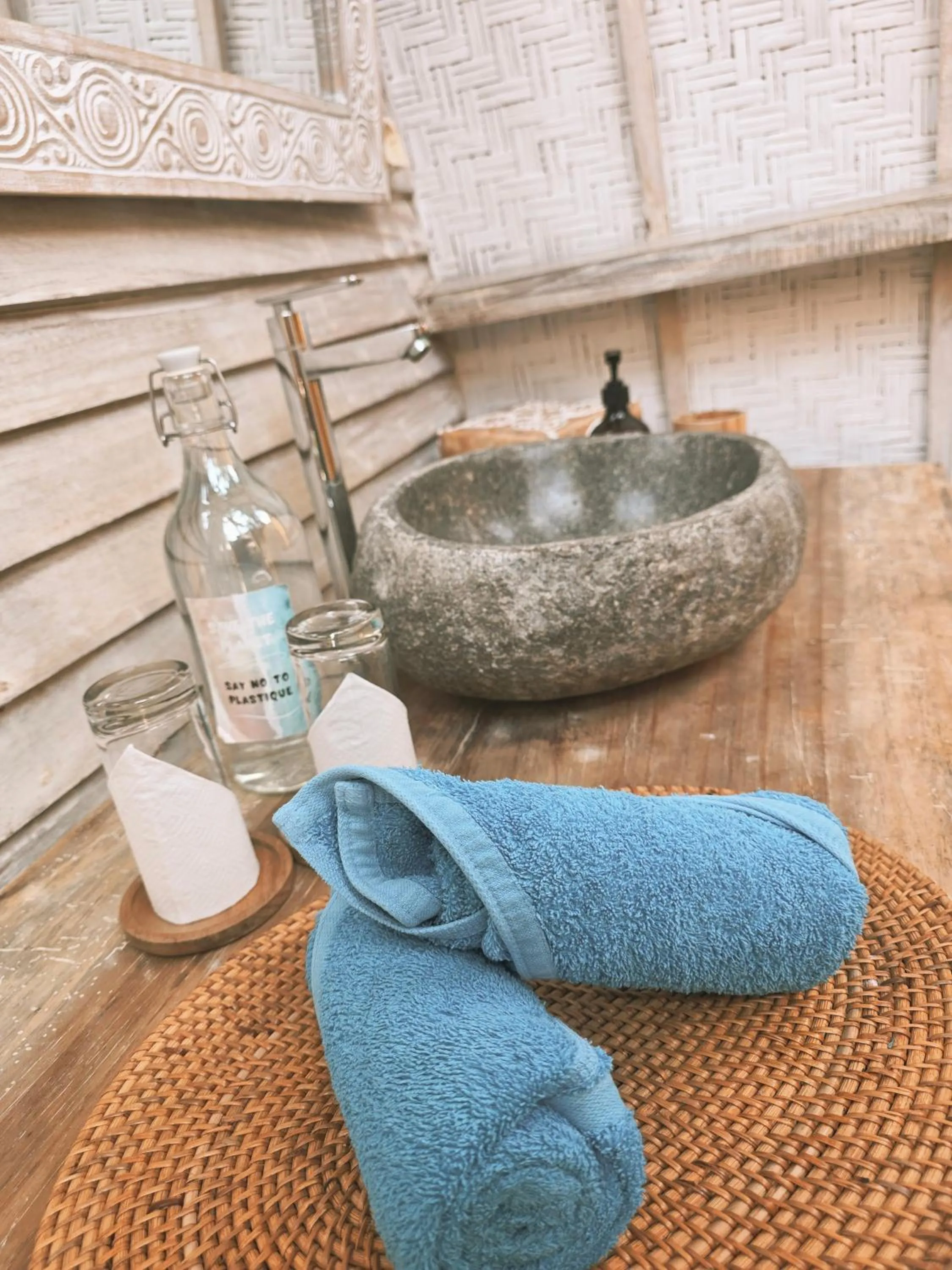 Shower in Gili Matiki