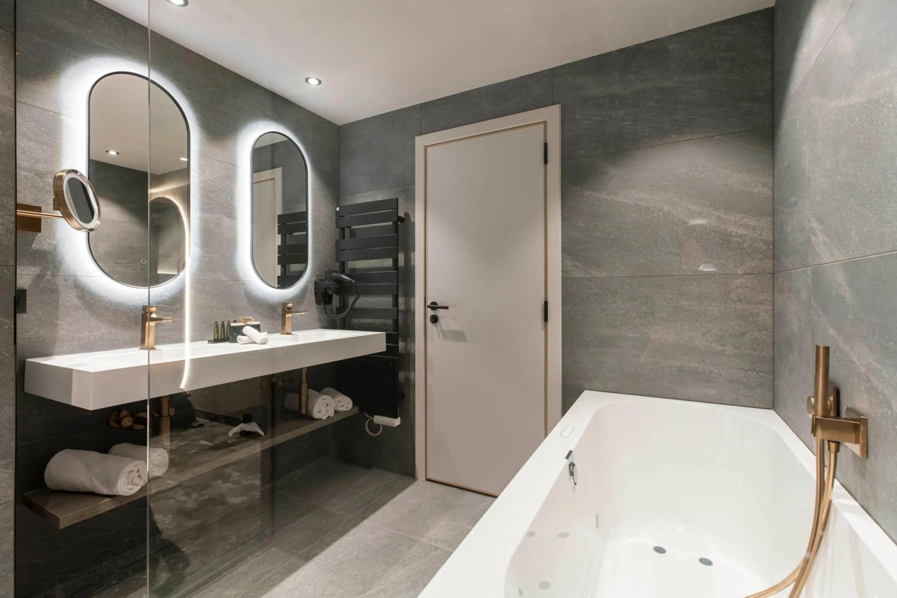 Bathroom in Van der Valk Waterloo