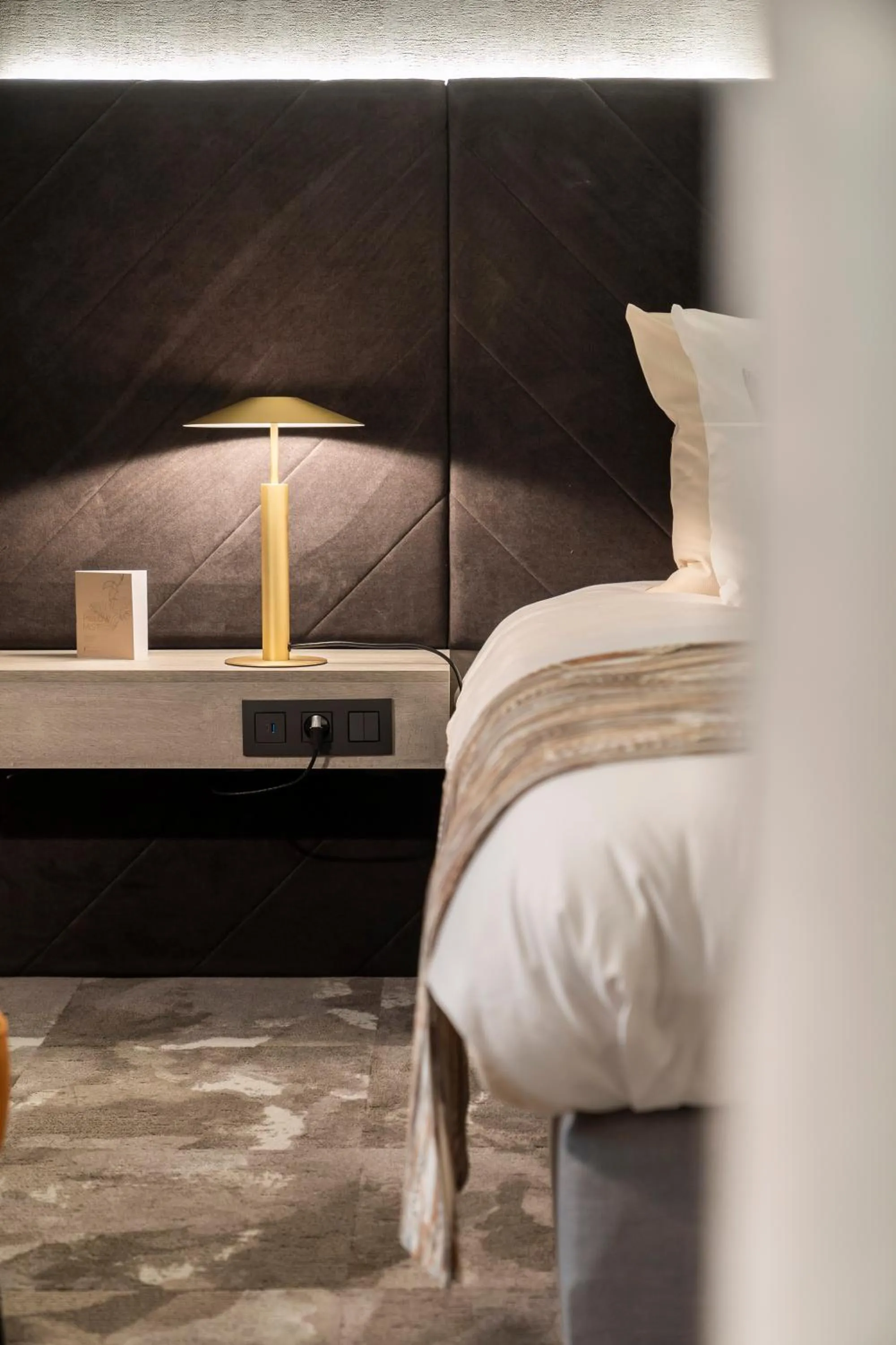 Bed in Van der Valk Waterloo