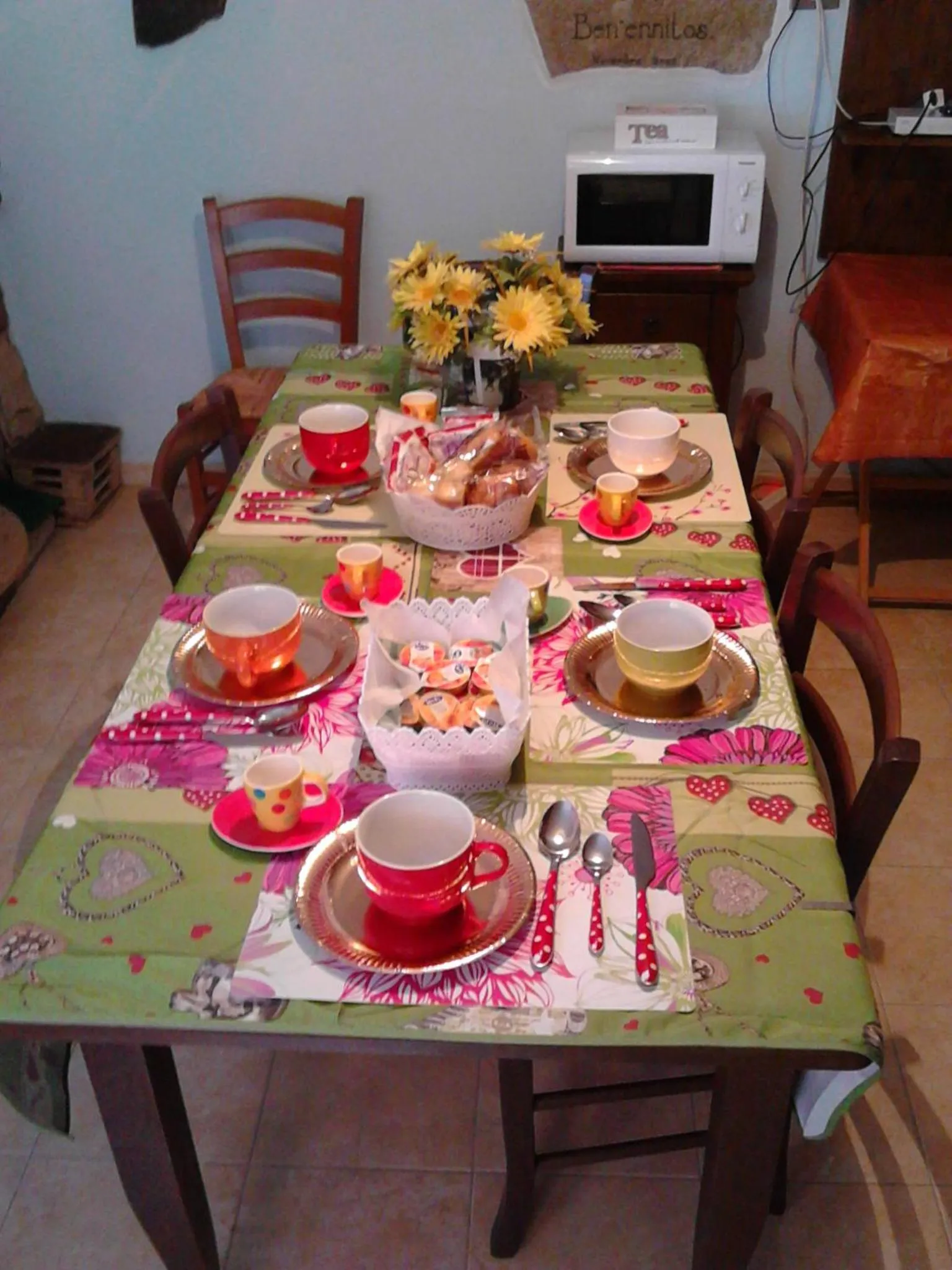 Communal kitchen in B&B Oasi Tepilora