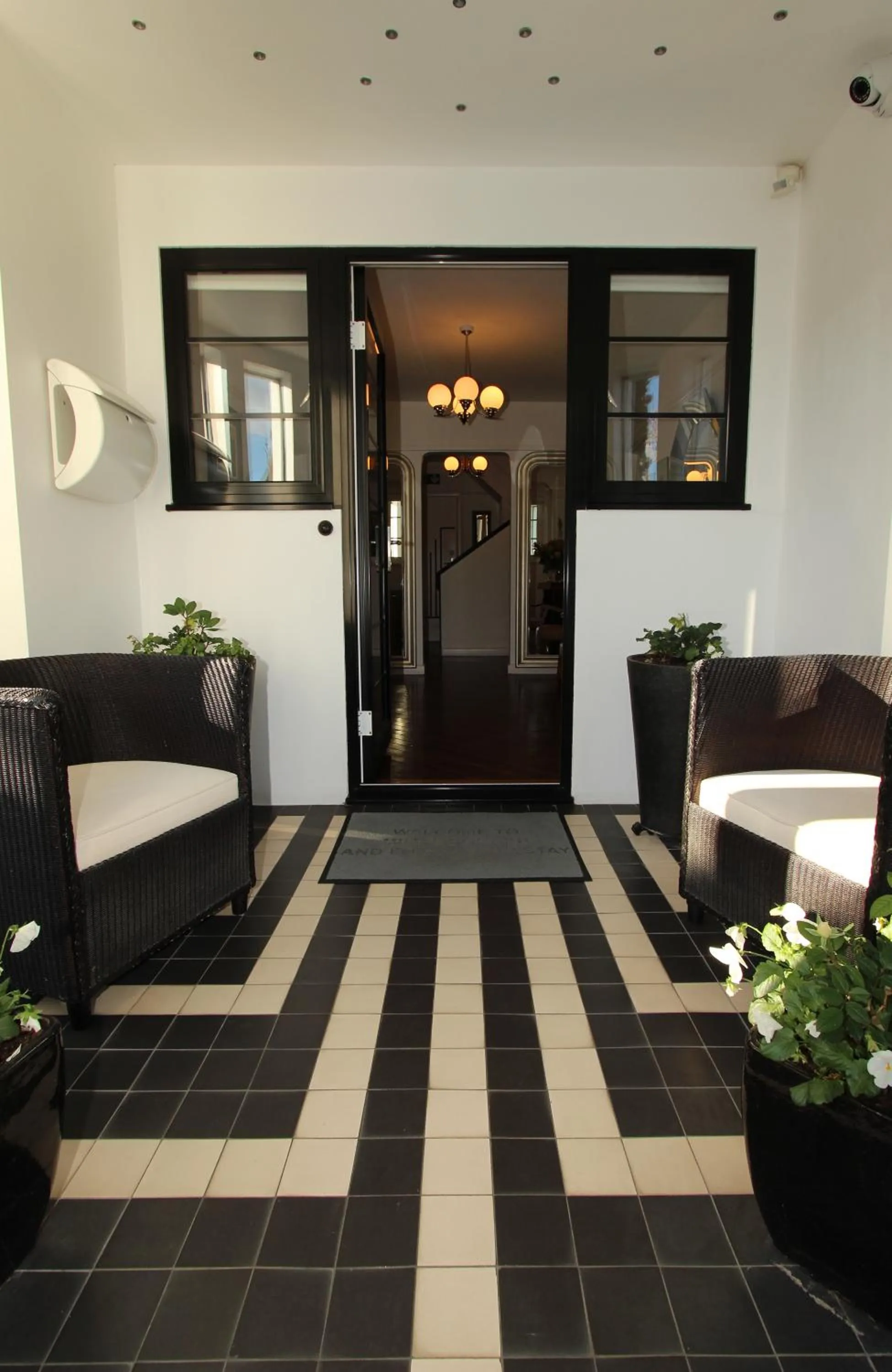 Facade/entrance in Milvil