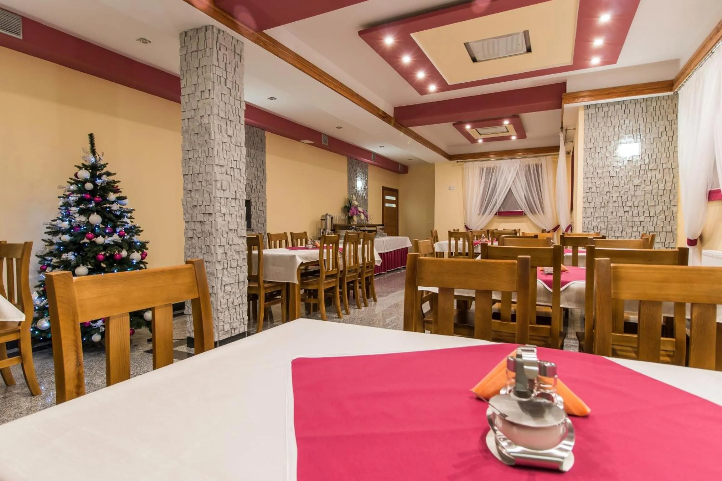 Restaurant/places to eat in Dom Wczasowy Na Szczycie