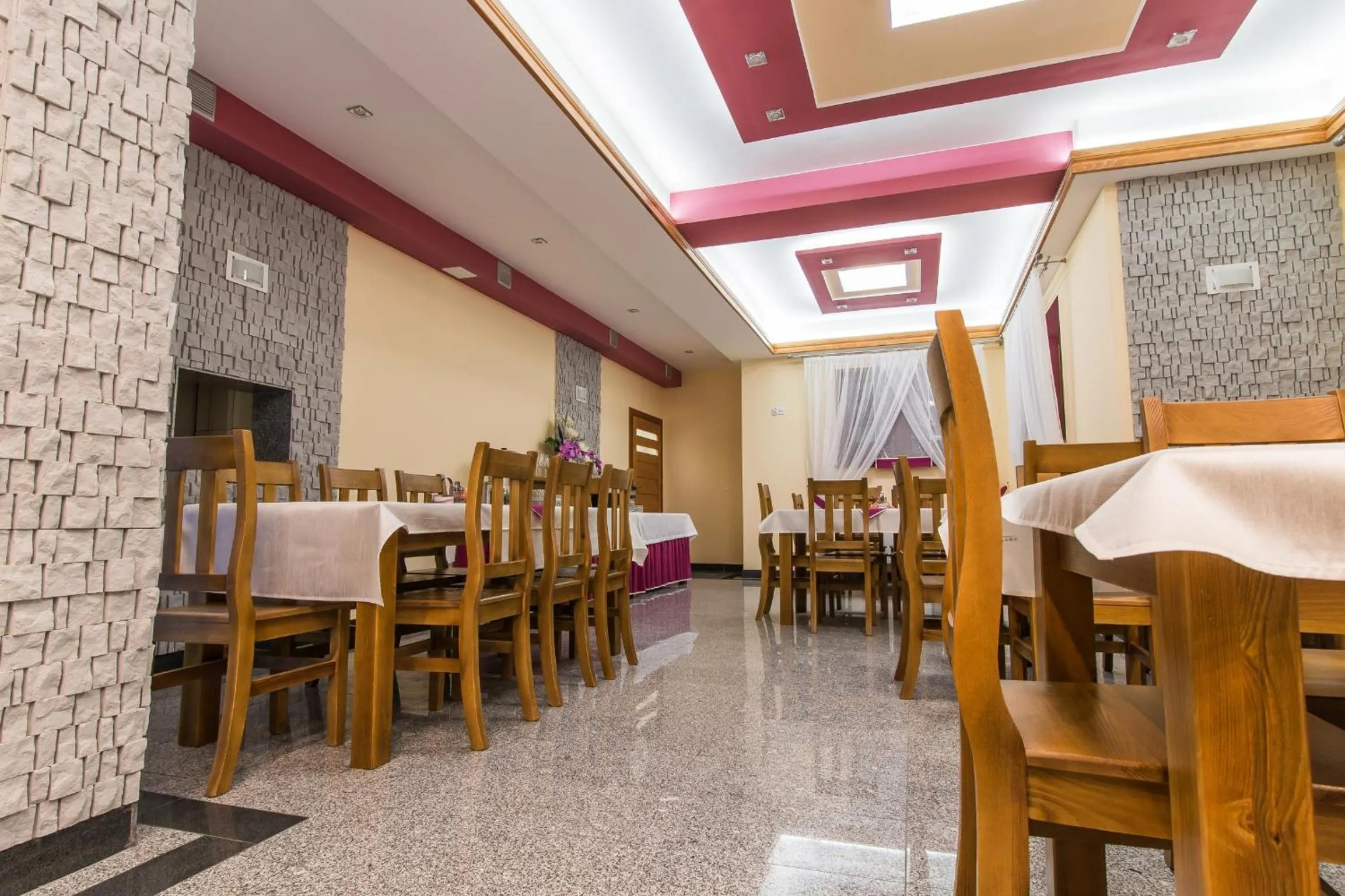 Restaurant/places to eat in Dom Wczasowy Na Szczycie