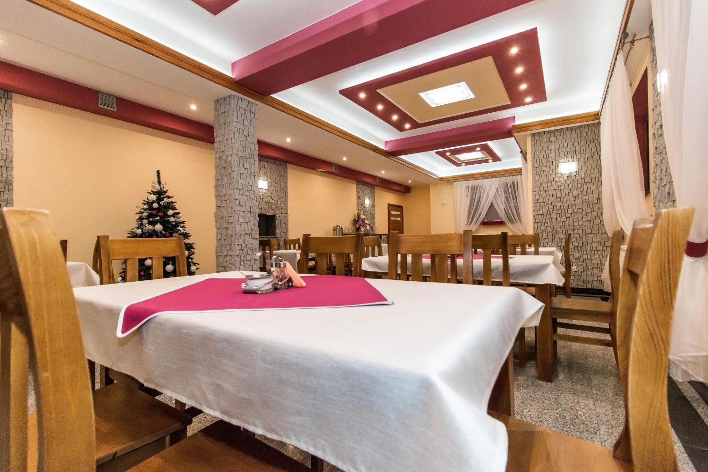 Restaurant/places to eat in Dom Wczasowy Na Szczycie