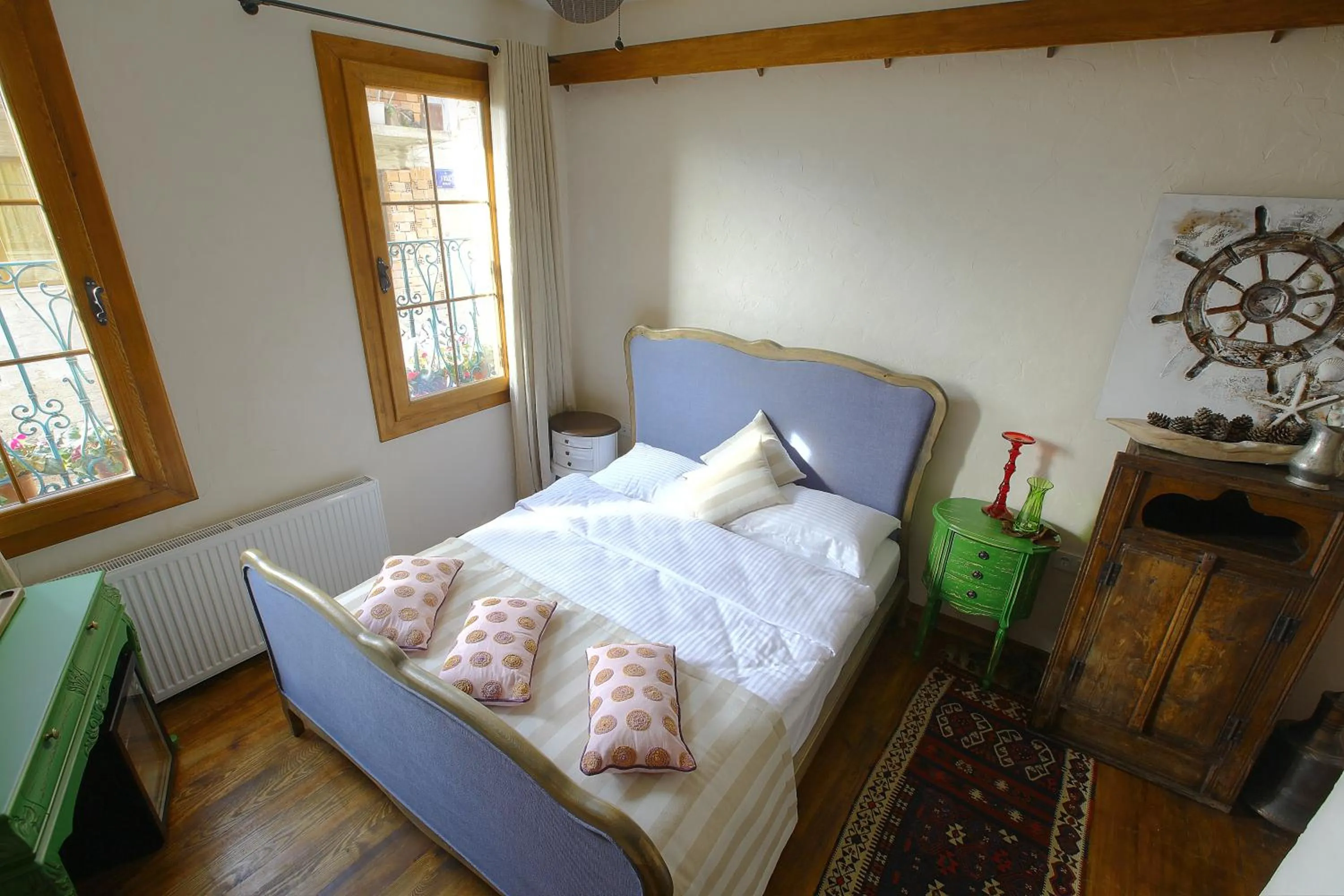 Decorative detail, Bed in Ibri Hotel