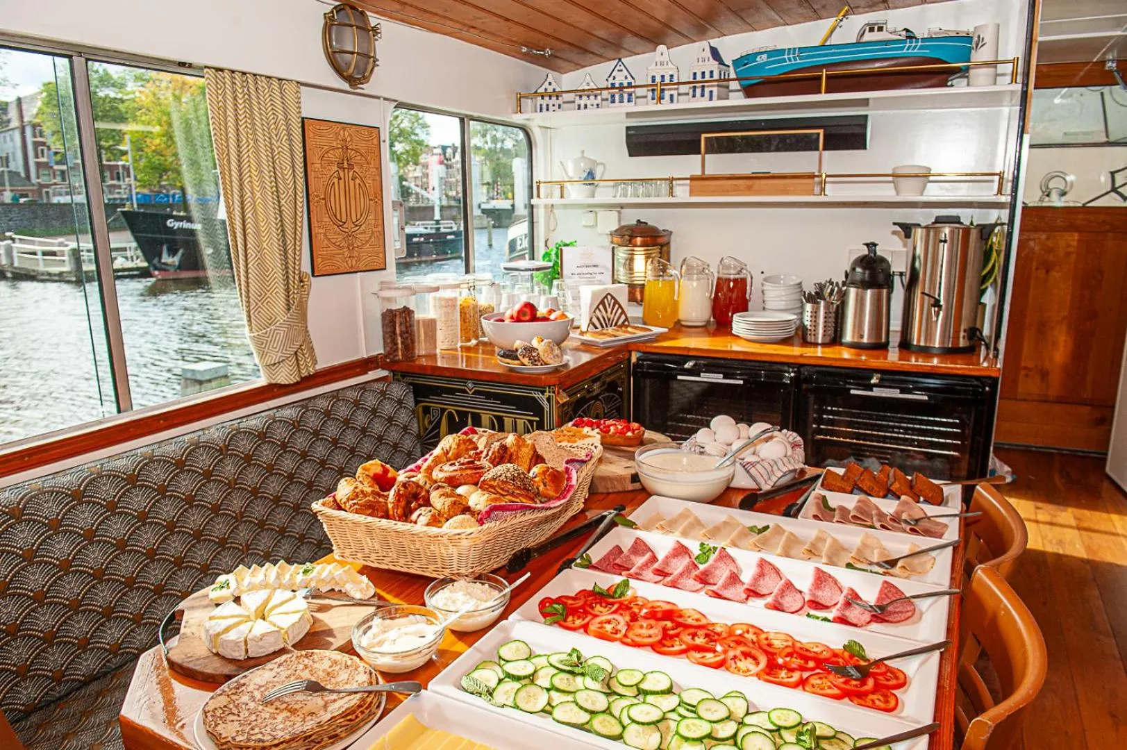 Coffee/tea facilities in The Cabin @ MPS Noorderzon
