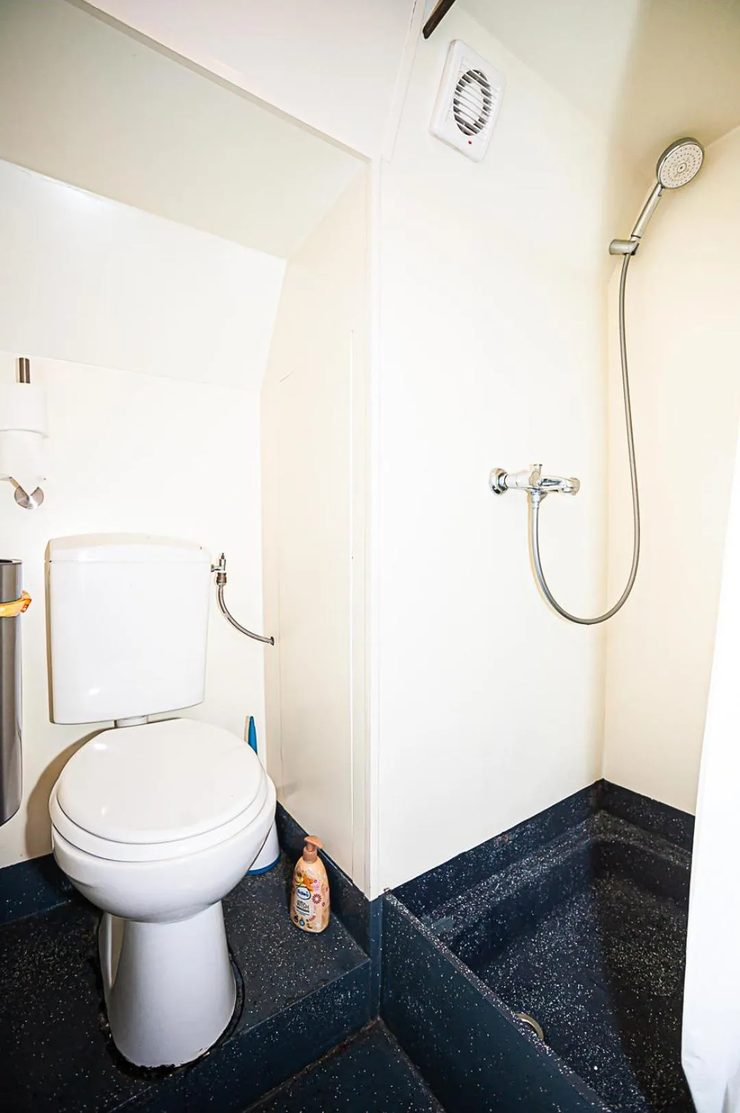 Shower in The Cabin @ MPS Noorderzon