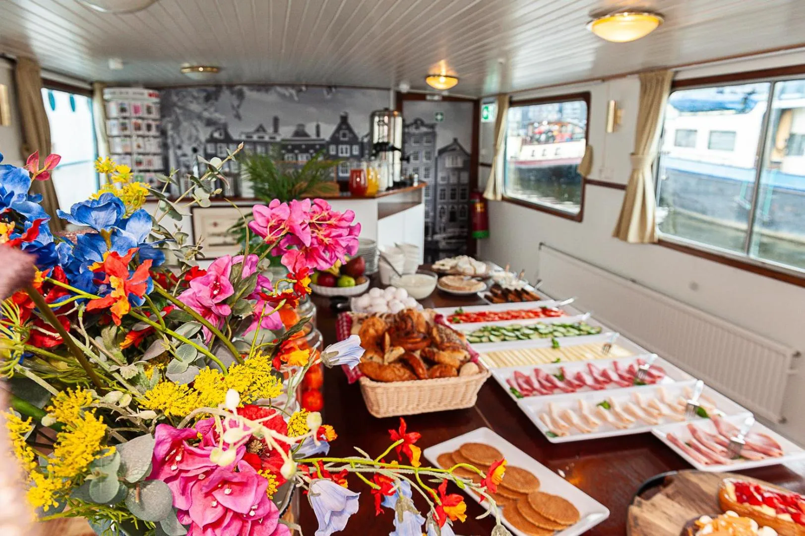 Food in Neptune Boatique Hotel Amsterdam OLD