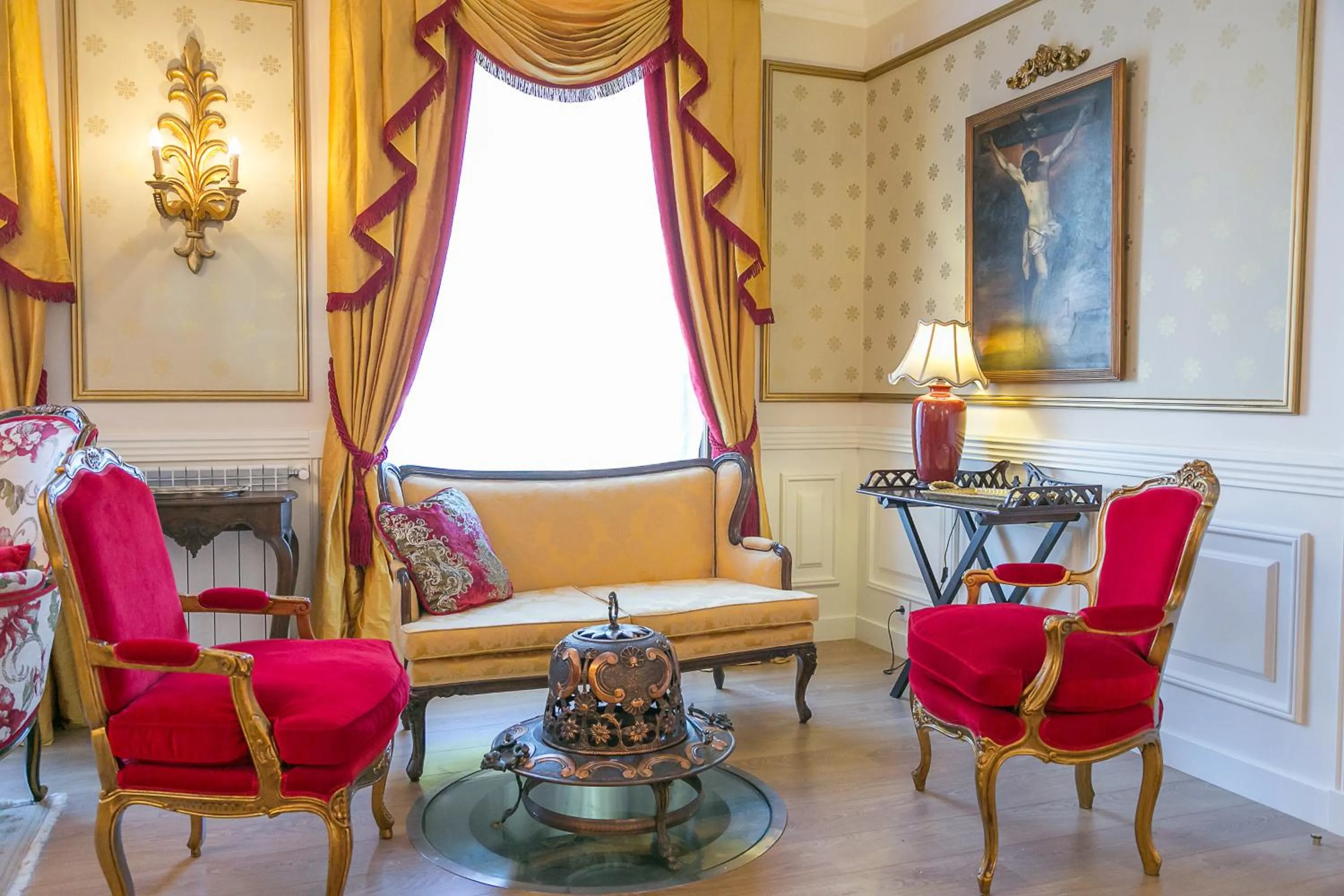 Communal lounge/ TV room in Solar Sampaio e Melo