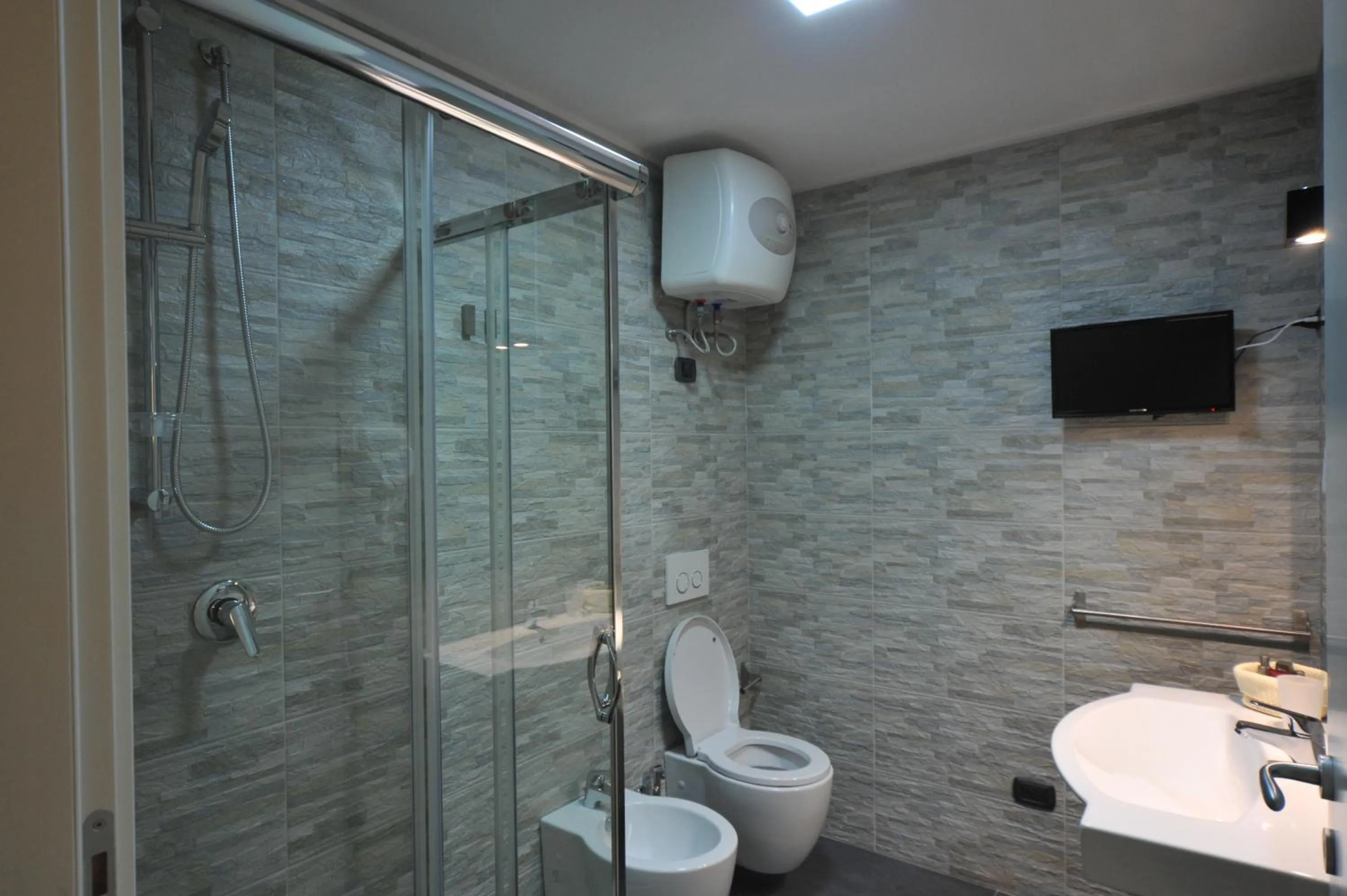 Bathroom in Gatto Bianco House