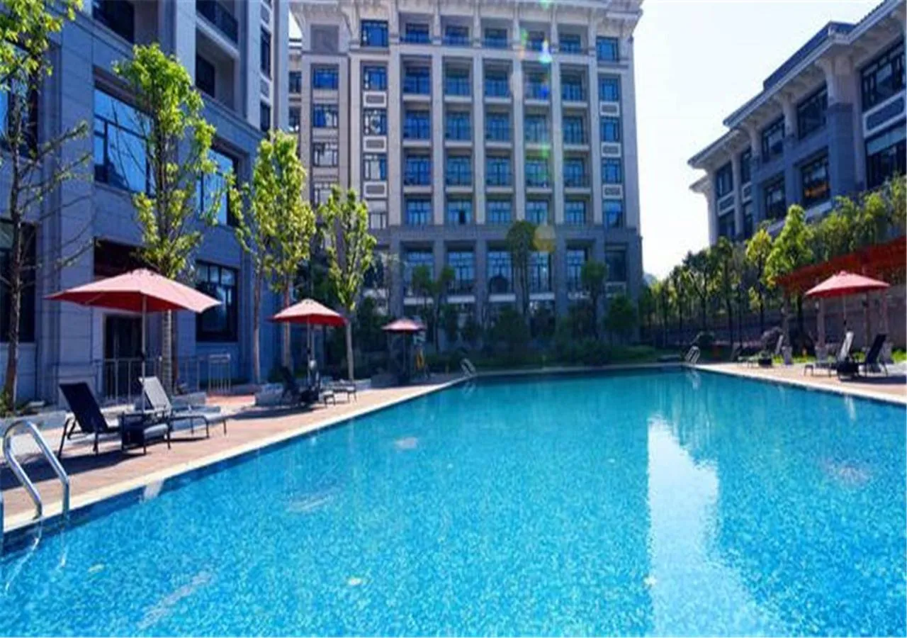 Swimming pool in Wyndham Garden Wuyishan