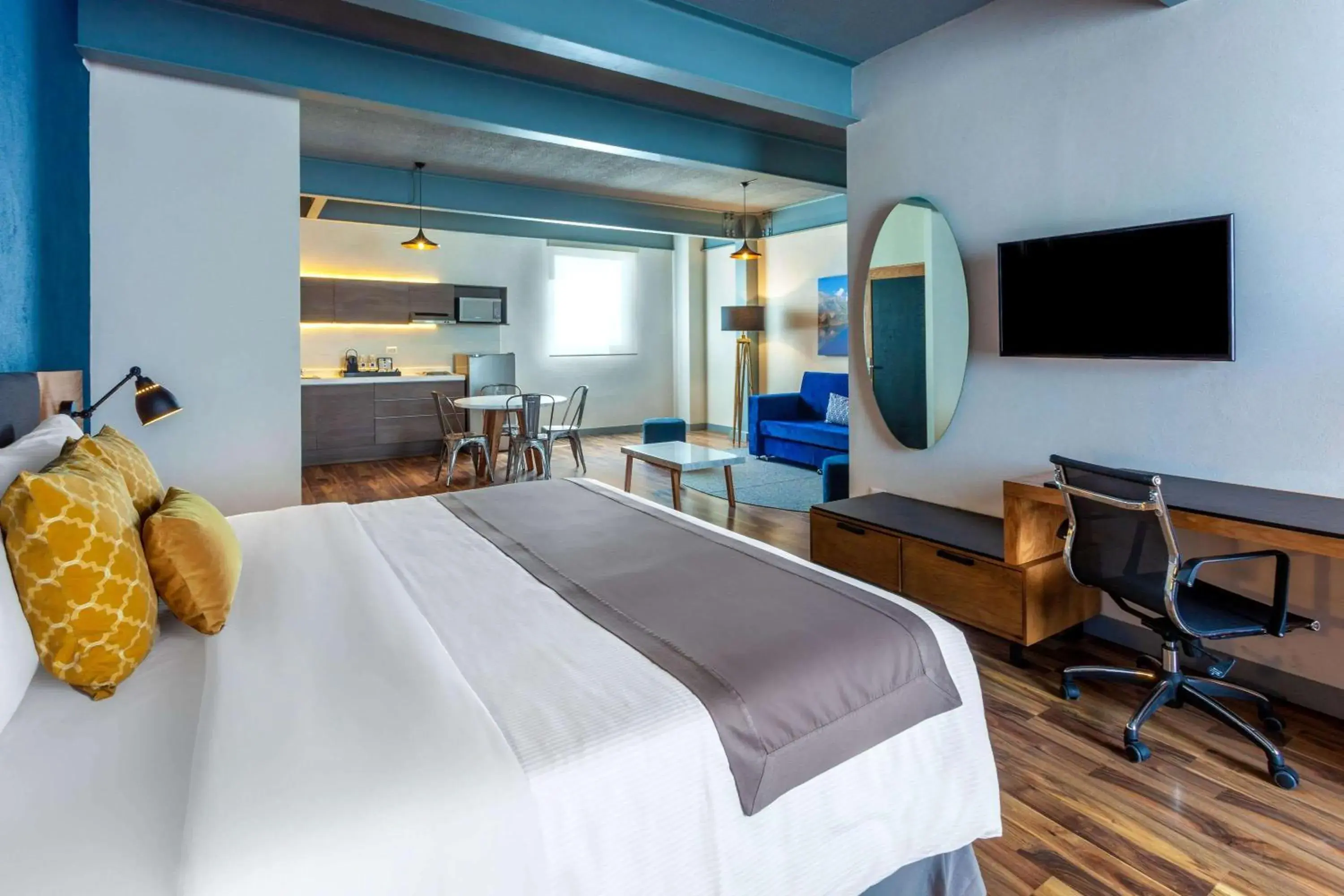 Master King Suite - single occupancy - Non-Smoking in TRYP by Wyndham San Luis Potosi Hotel & Suites Master King Suite - single occupancy - Non-Smoking in TRYP by Wyndham San Luis Potosi Hotel & Suites