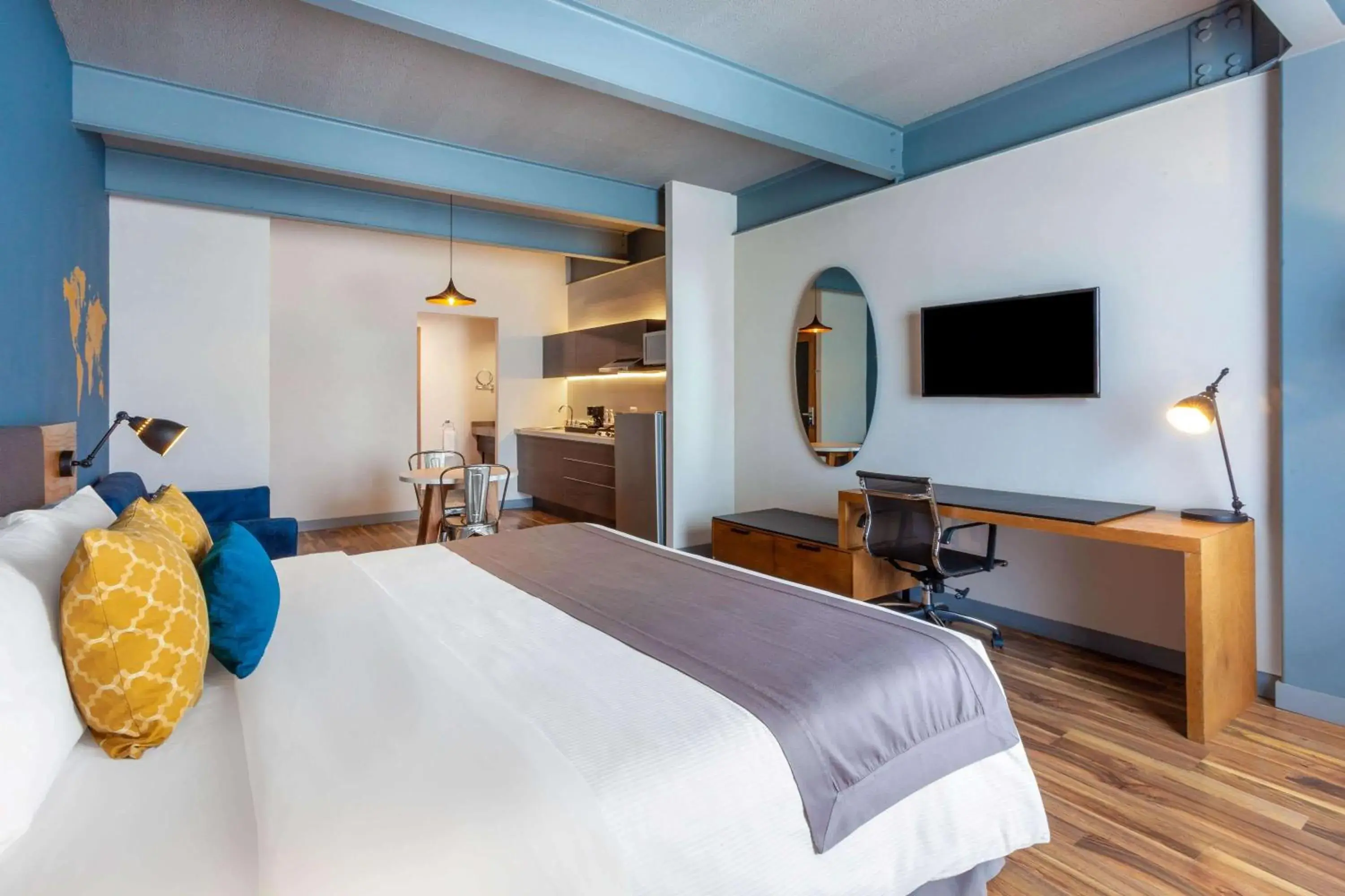 Loft King Room - single occupancy - Non-Smoking in TRYP by Wyndham San Luis Potosi Hotel & Suites Loft King Room - single occupancy - Non-Smoking in TRYP by Wyndham San Luis Potosi Hotel & Suites